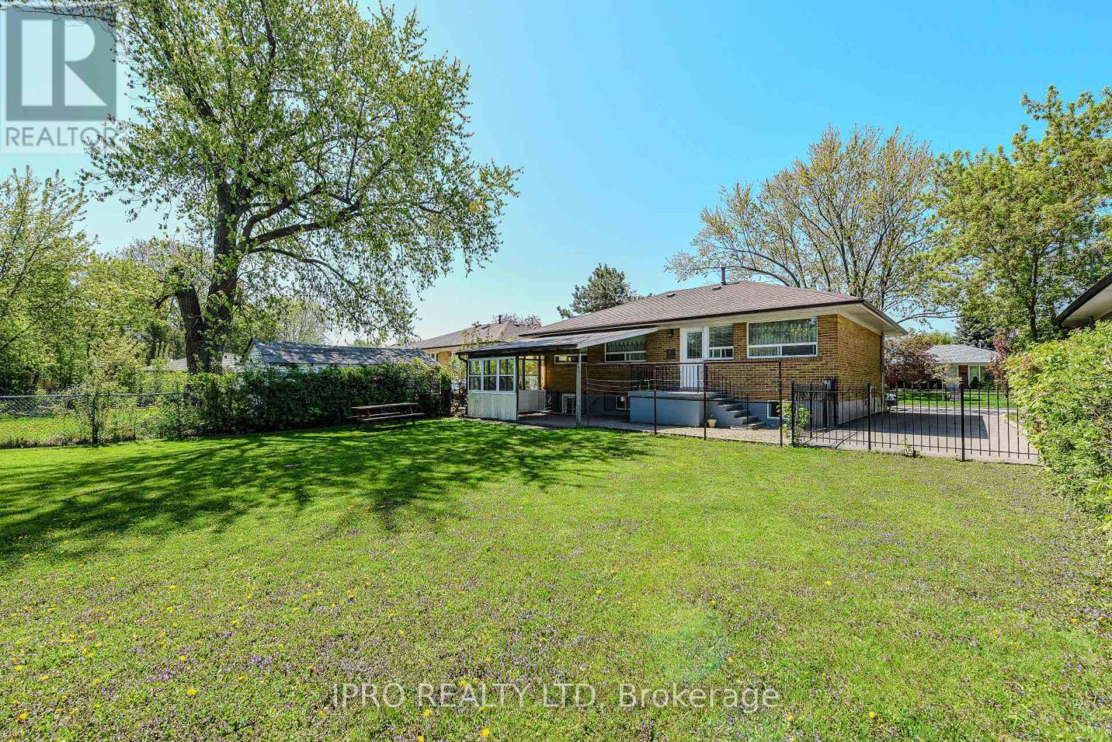 13 Morpeth Road, Brampton, Ontario  L6W 2Z3 - Photo 48 - W12149464