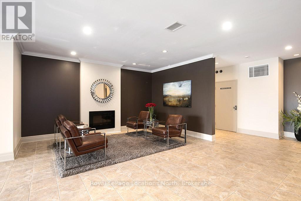 203 - 25 Beaver Street S, Blue Mountains, Ontario  N0H 2P0 - Photo 4 - X12153171