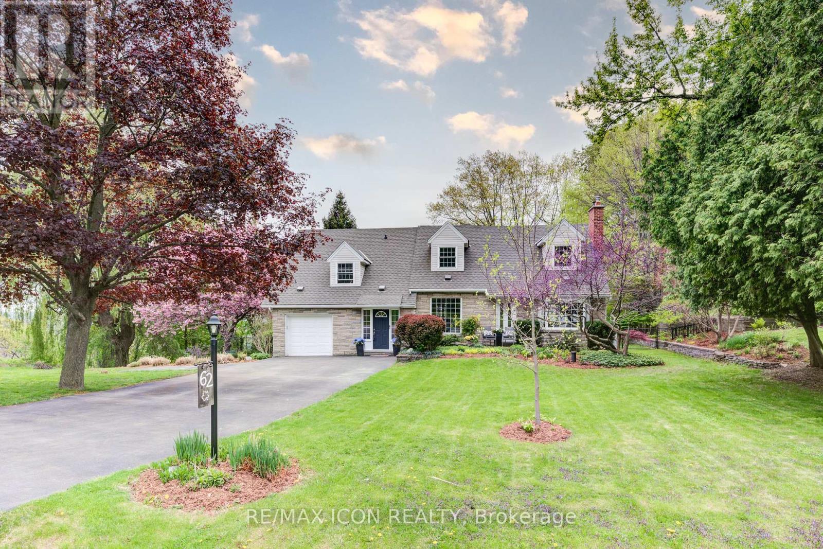 62 MAPLE AVENUE, Hamilton, Ontario