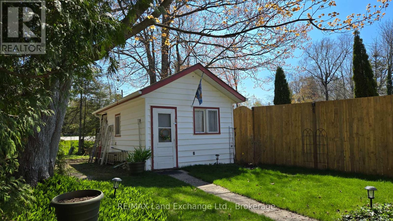 551 Attawandaron Road, Huron-Kinloss, Ontario  N2Z 2X3 - Photo 3 - X12153231