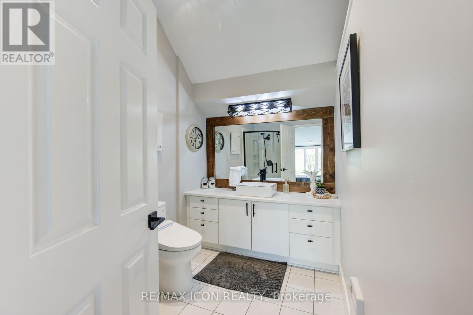 62 Maple Avenue, Hamilton, Ontario  L9H 4W4 - Photo 31 - X12149619