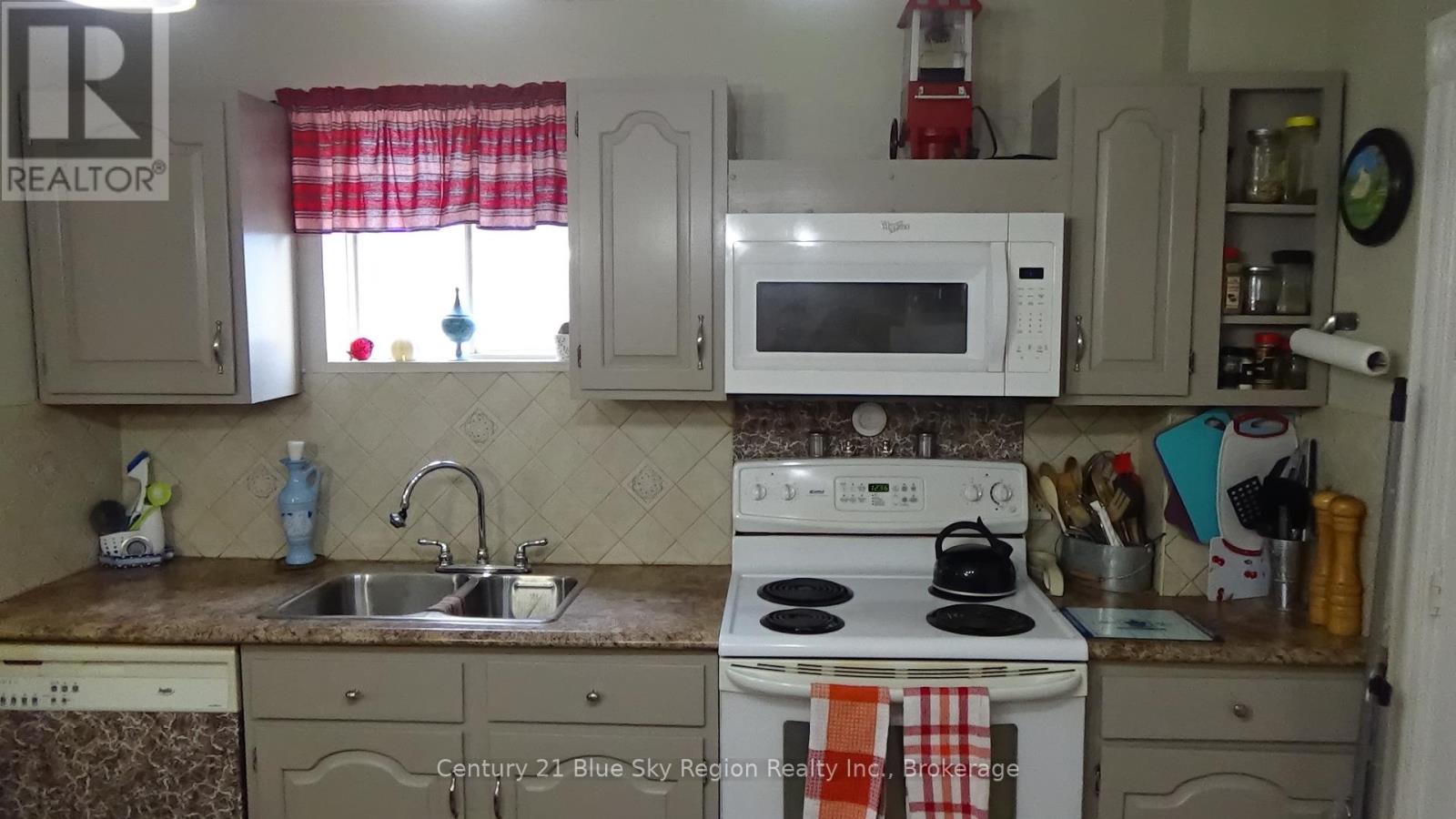 176 Church Street, West Nipissing, Ontario  P2B 1H5 - Photo 17 - X12153219