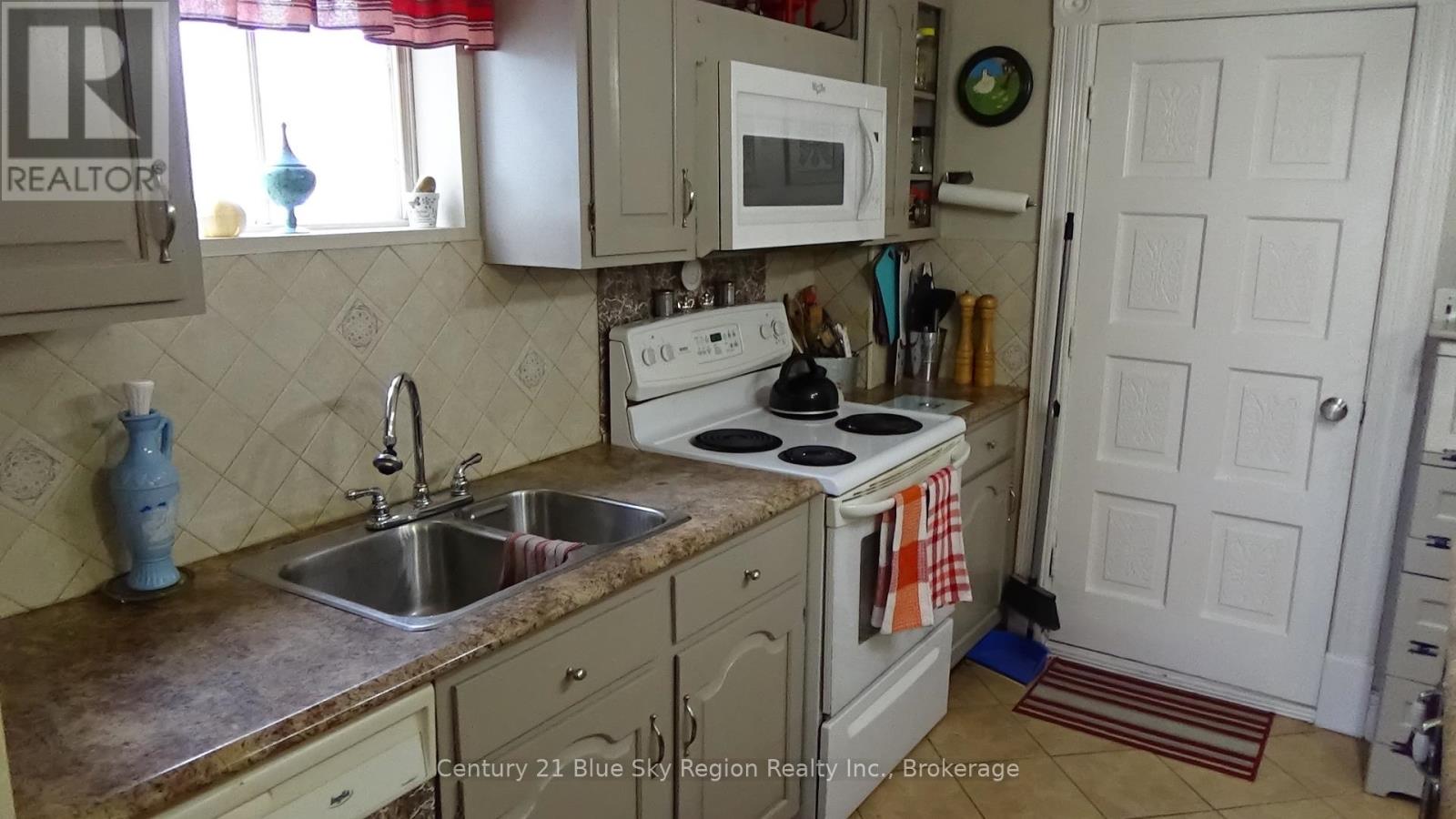 176 Church Street, West Nipissing, Ontario  P2B 1H5 - Photo 20 - X12153219