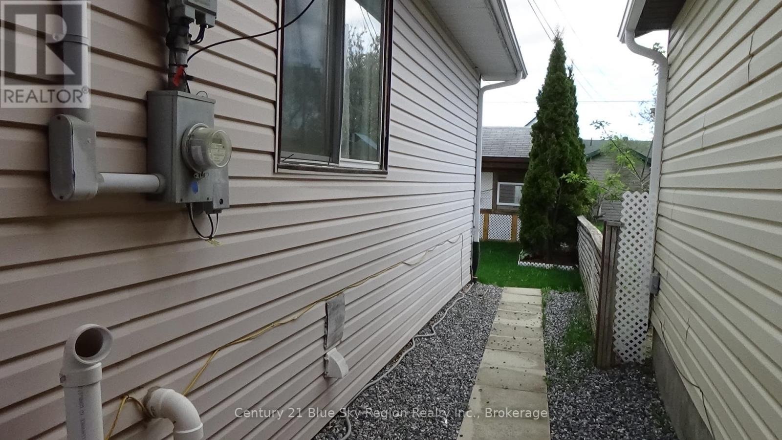 176 Church Street, West Nipissing, Ontario  P2B 1H5 - Photo 38 - X12153219