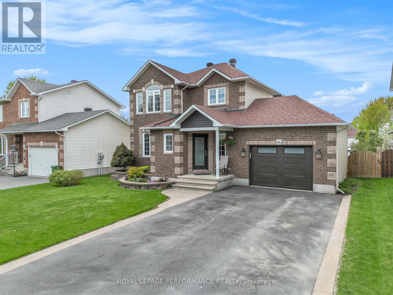 24 La Citadelle Street, Russell, Ontario  K0A 1W0 - Photo 3 - X12134158