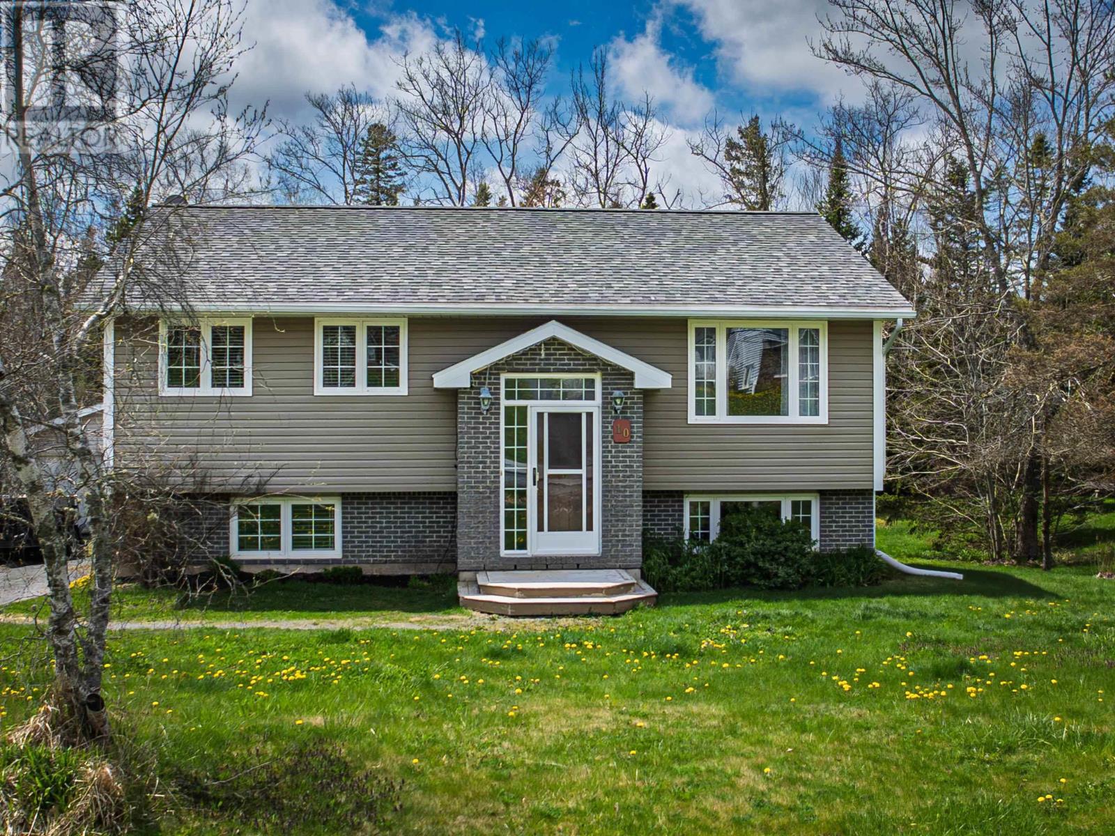 Property at 10 Robert Scott Drive image 3