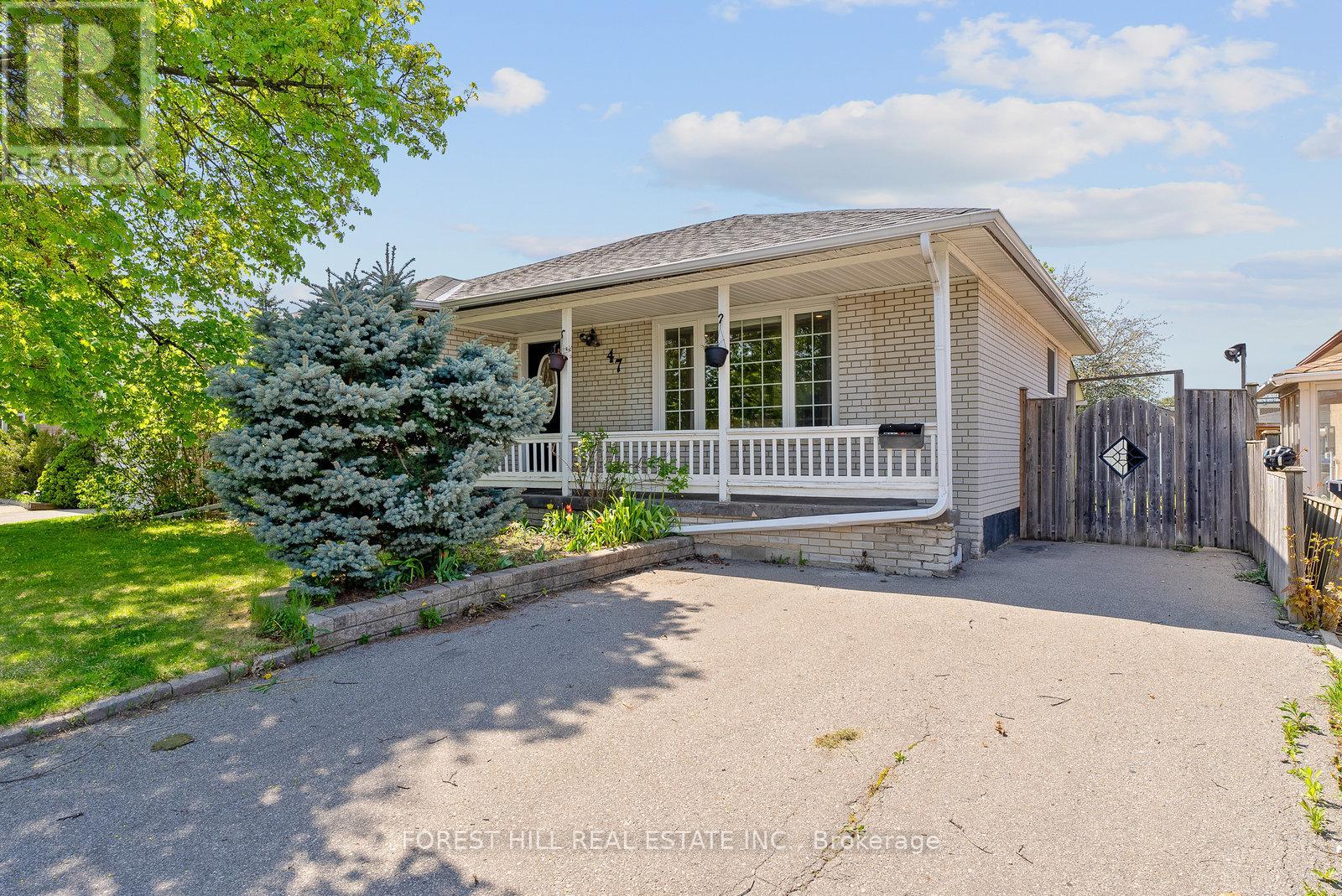47 Kingsmere Crescent, Brampton (Northwood Park), Ontario  L6X 1Z5 - Photo 2 - W12142545