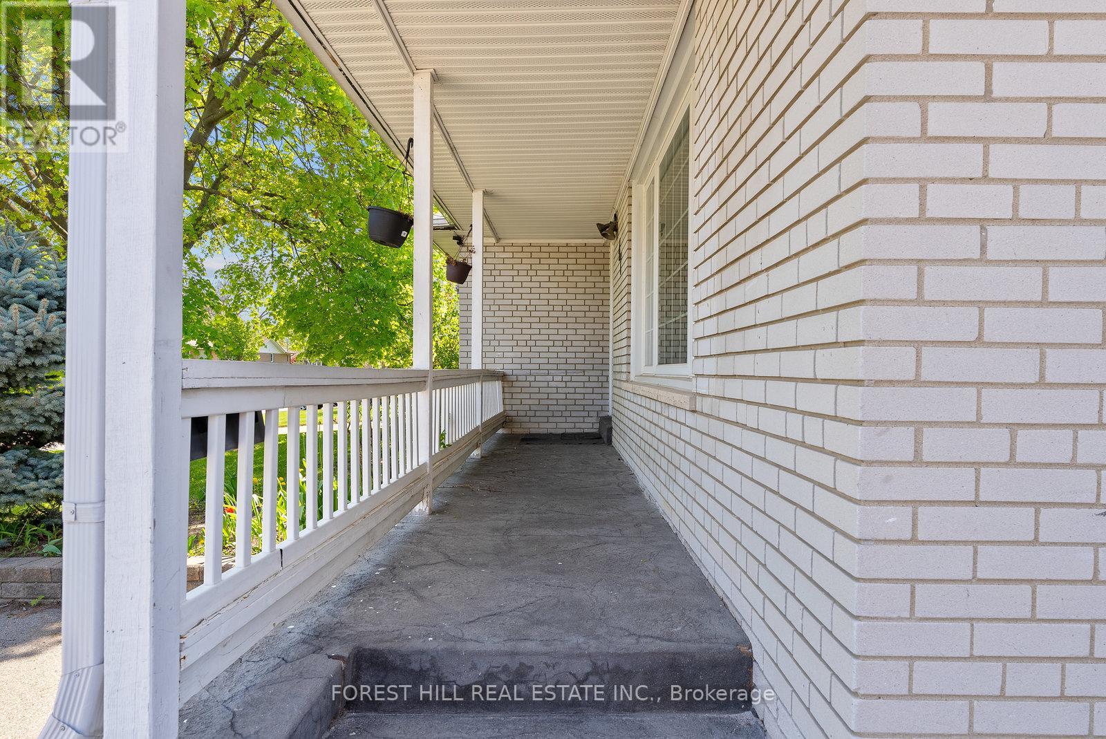 47 Kingsmere Crescent, Brampton (Northwood Park), Ontario  L6X 1Z5 - Photo 5 - W12142545