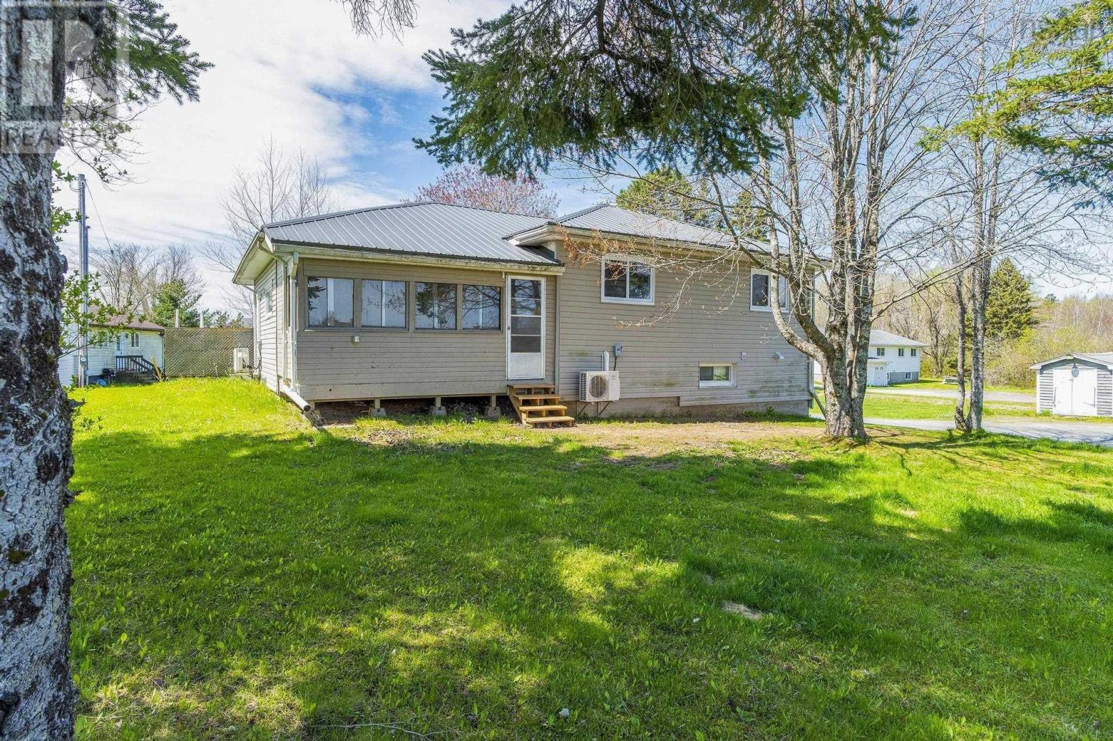 Property at 538 Highway 2 image 2