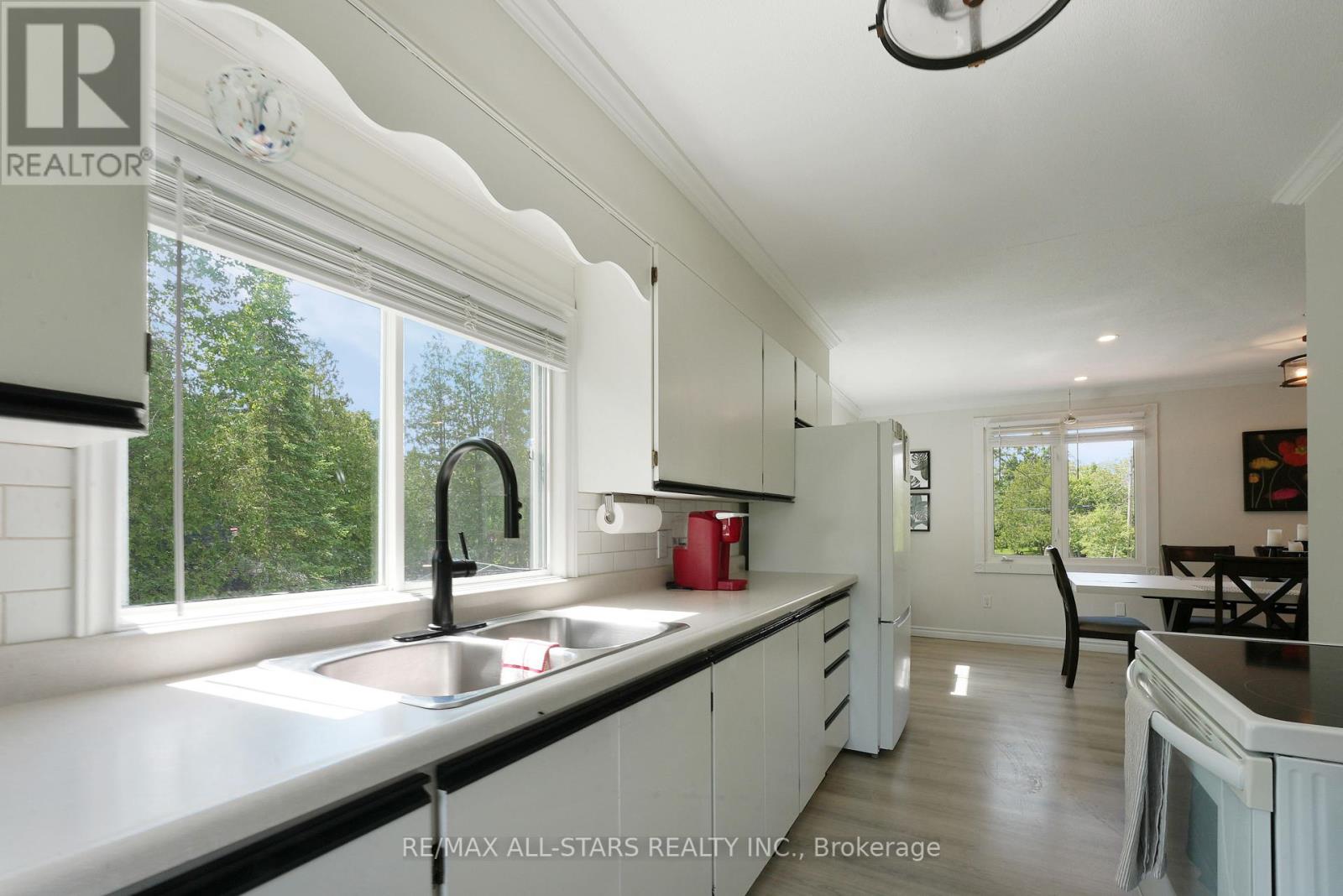 43 Sturgeon Glen Road, Kawartha Lakes, Ontario  K0M 1N0 - Photo 10 - X12153260