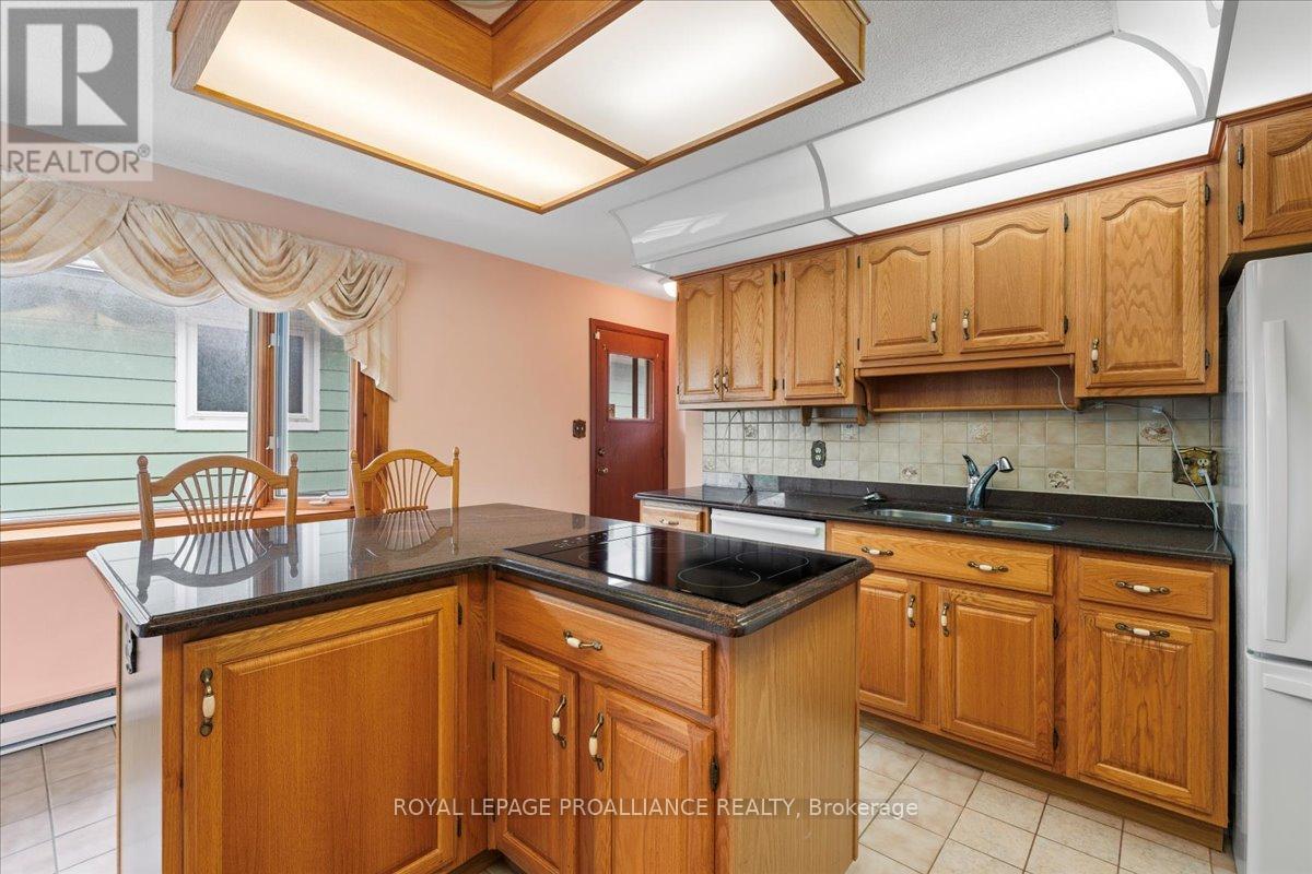 27 Hollandale Avenue, Quinte West, Ontario  K8V 2C5 - Photo 18 - X12153430