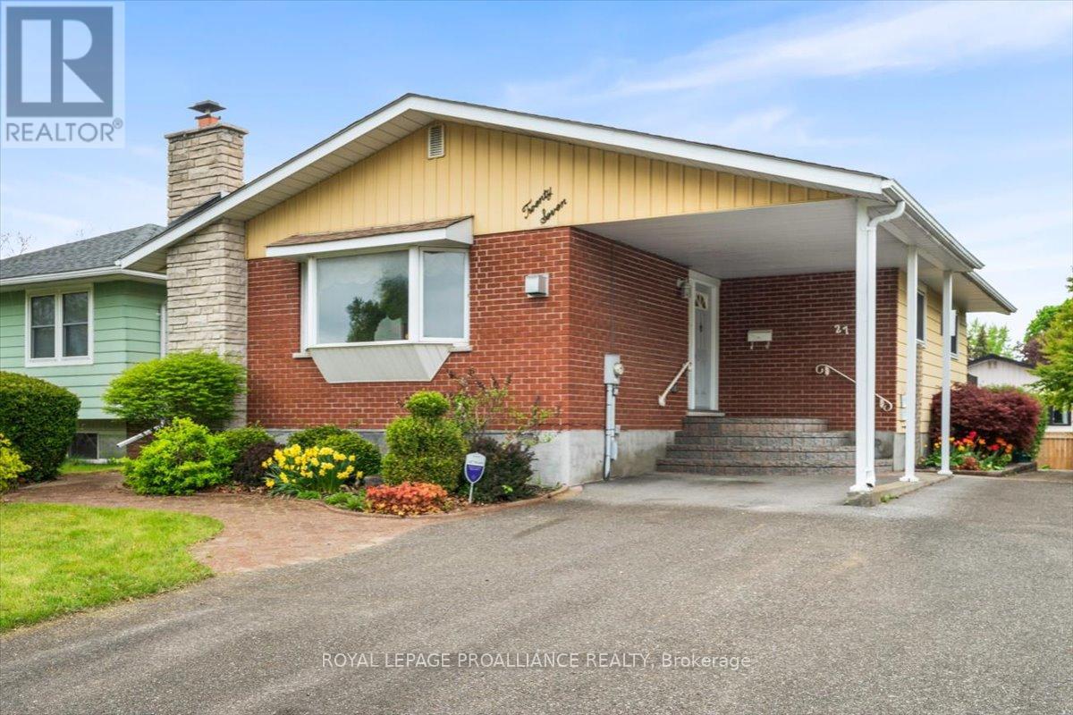 Property at 27 HOLLANDALE AVENUE image 4