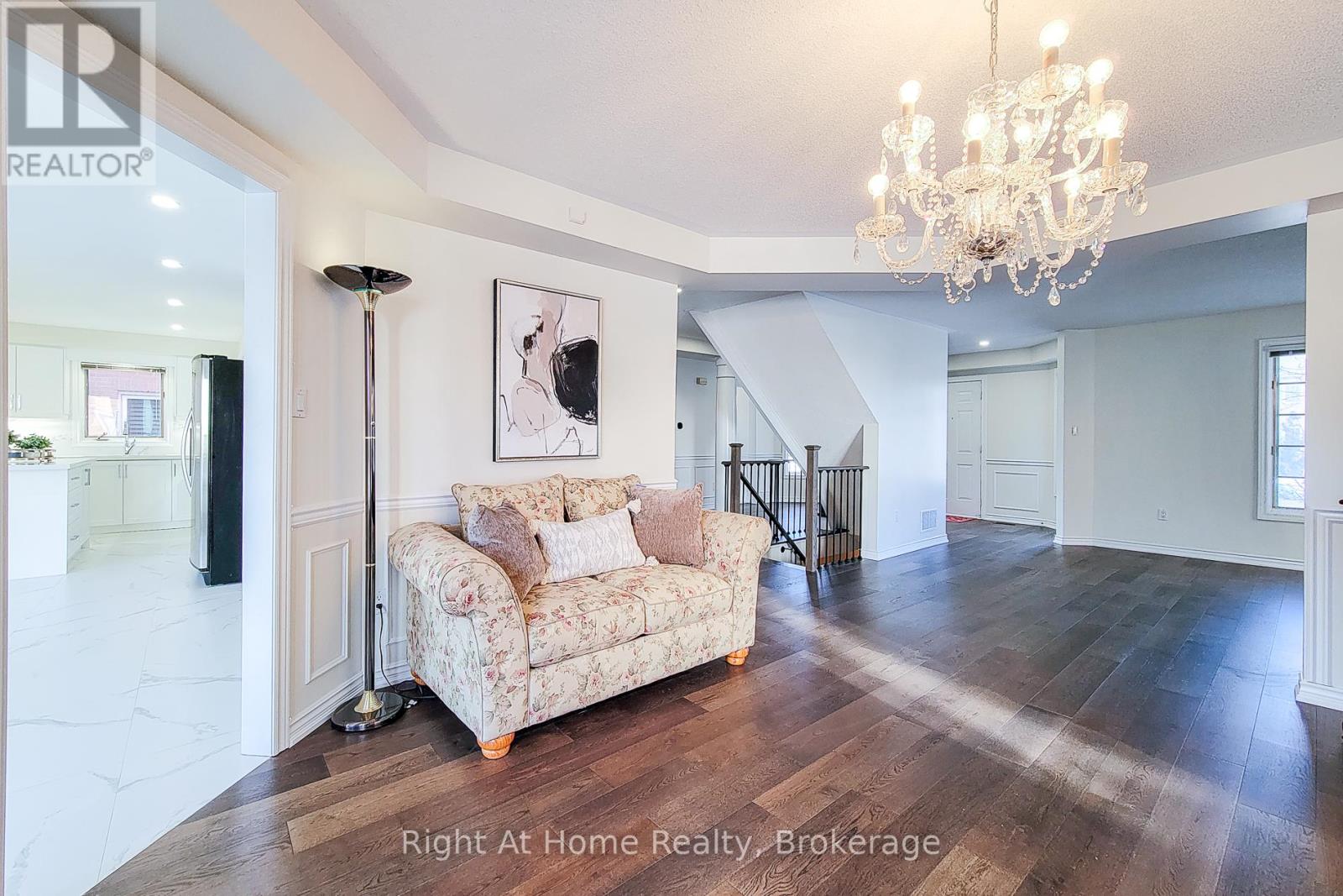 85 Meadowlands Boulevard, Hamilton, Ontario  L9K 1H8 - Photo 12 - X12027757