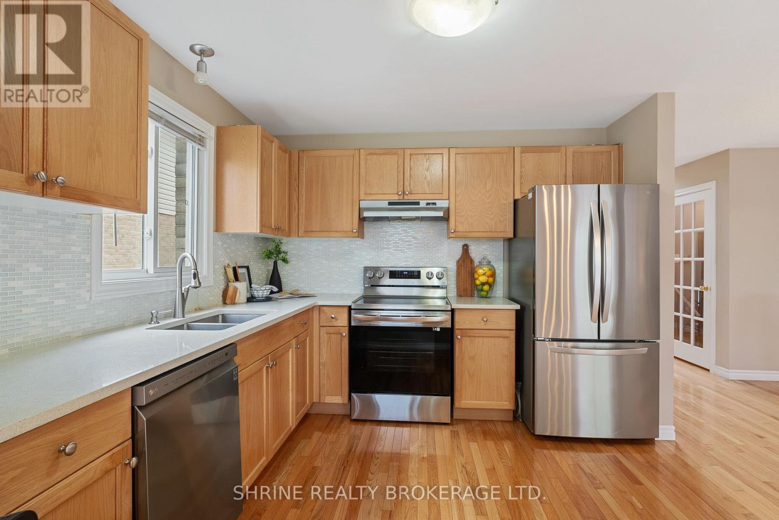 809 Queensborough Crescent, London North, Ontario  N6G 5K2 - Photo 14 - X12153467