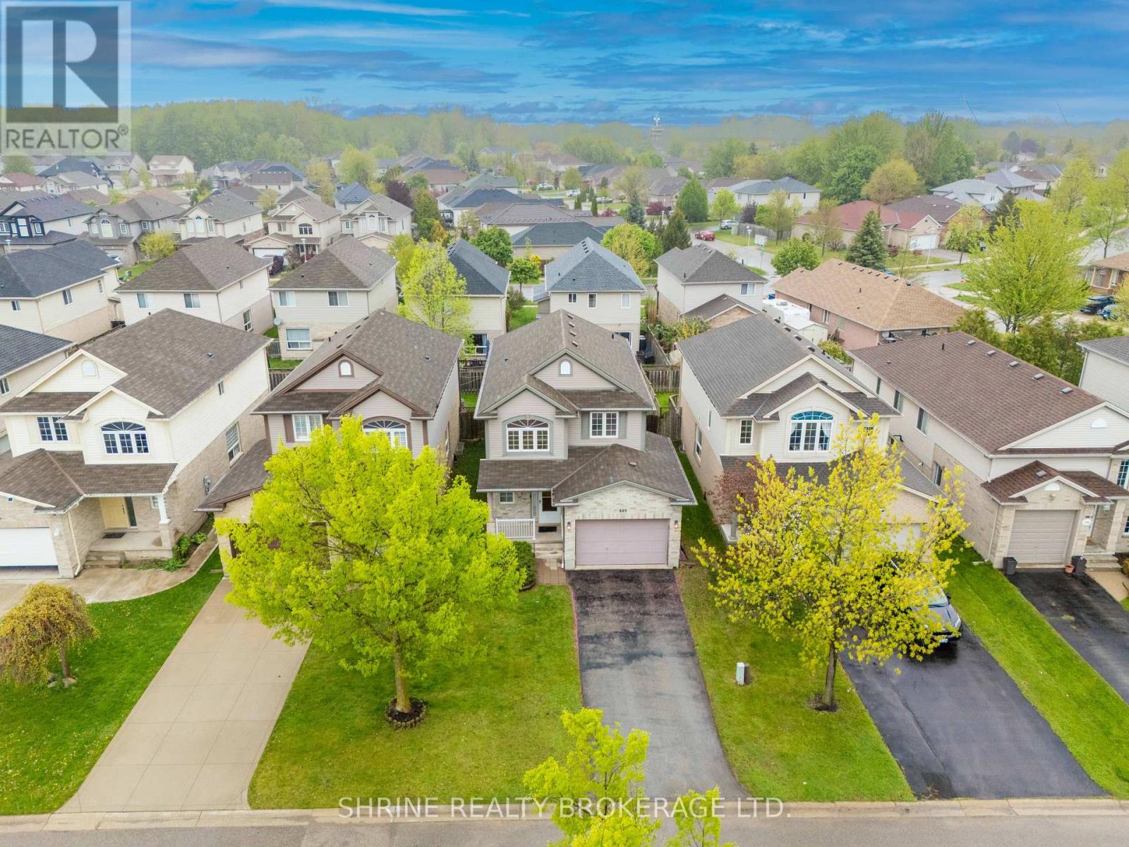 809 Queensborough Crescent, London North, Ontario  N6G 5K2 - Photo 2 - X12153467