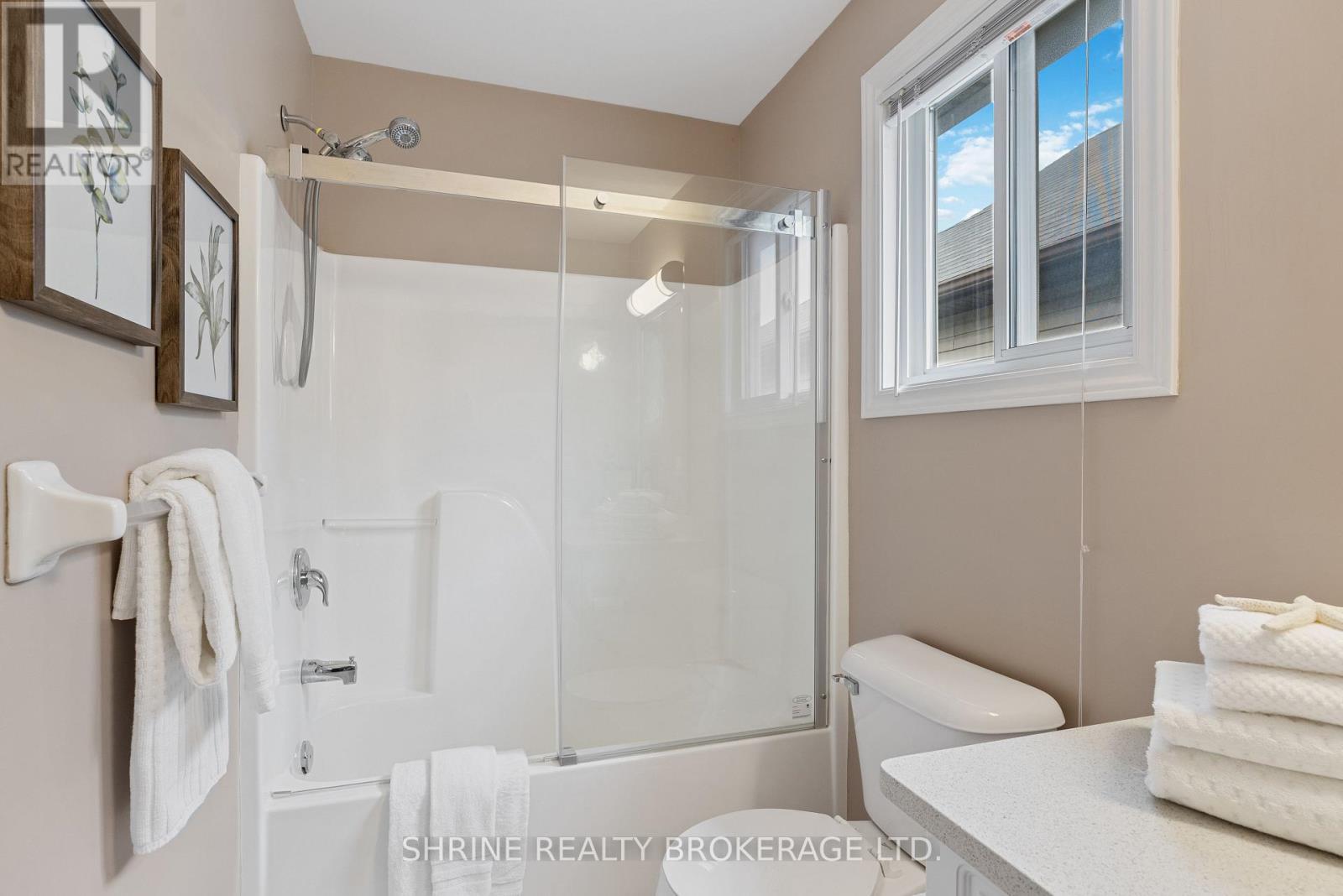 809 Queensborough Crescent, London North, Ontario  N6G 5K2 - Photo 31 - X12153467