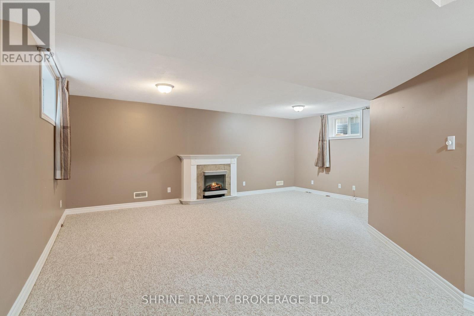 809 Queensborough Crescent, London North, Ontario  N6G 5K2 - Photo 35 - X12153467