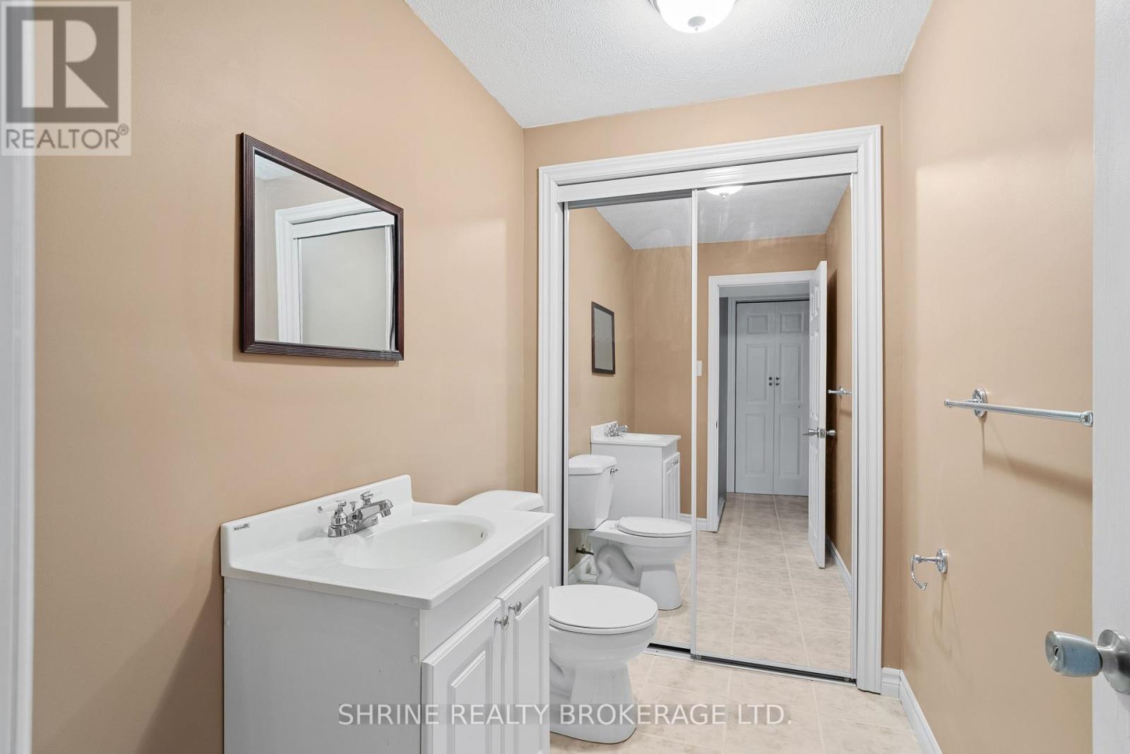 809 Queensborough Crescent, London North, Ontario  N6G 5K2 - Photo 36 - X12153467