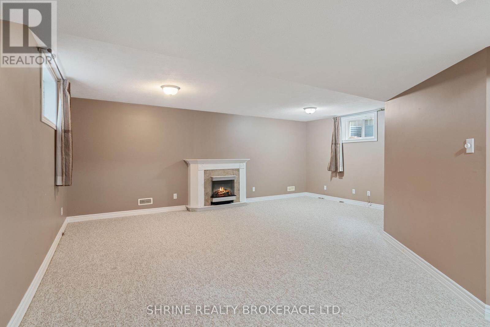 809 Queensborough Crescent, London North, Ontario  N6G 5K2 - Photo 37 - X12153467