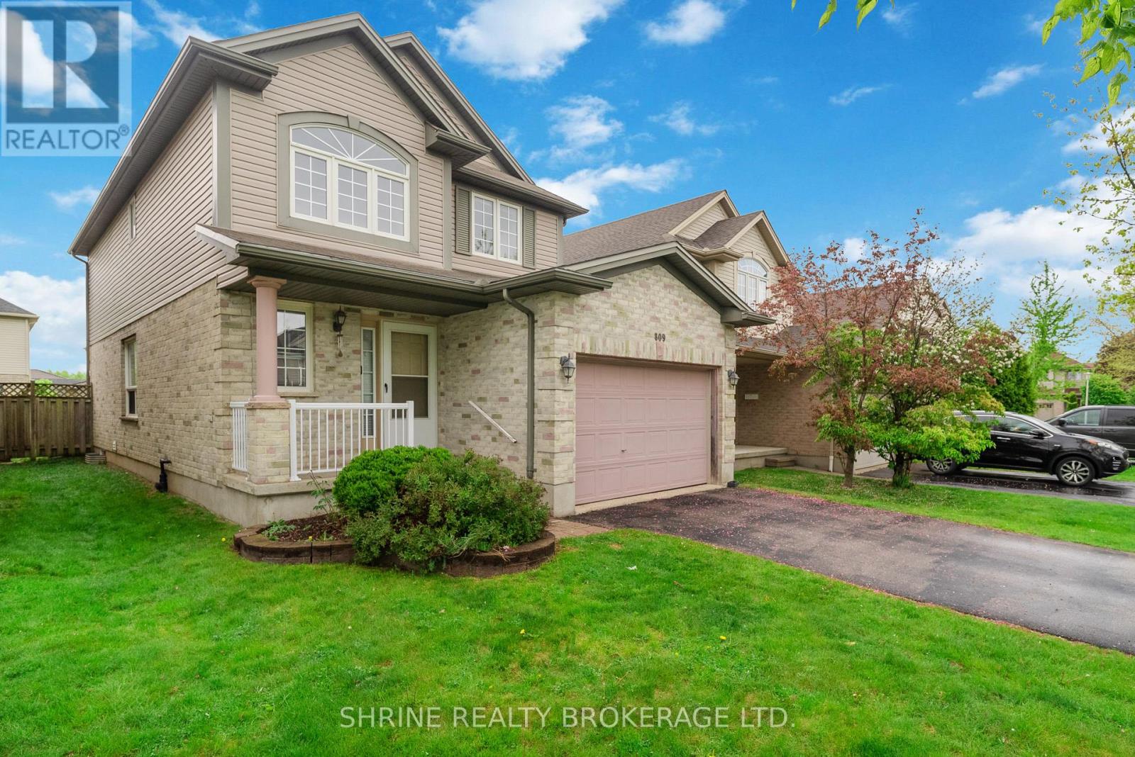 809 Queensborough Crescent, London North, Ontario  N6G 5K2 - Photo 4 - X12153467