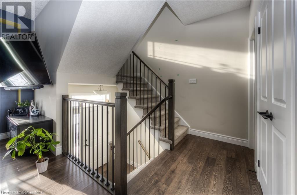 Property at 110 LOXLEIGH Lane image 2