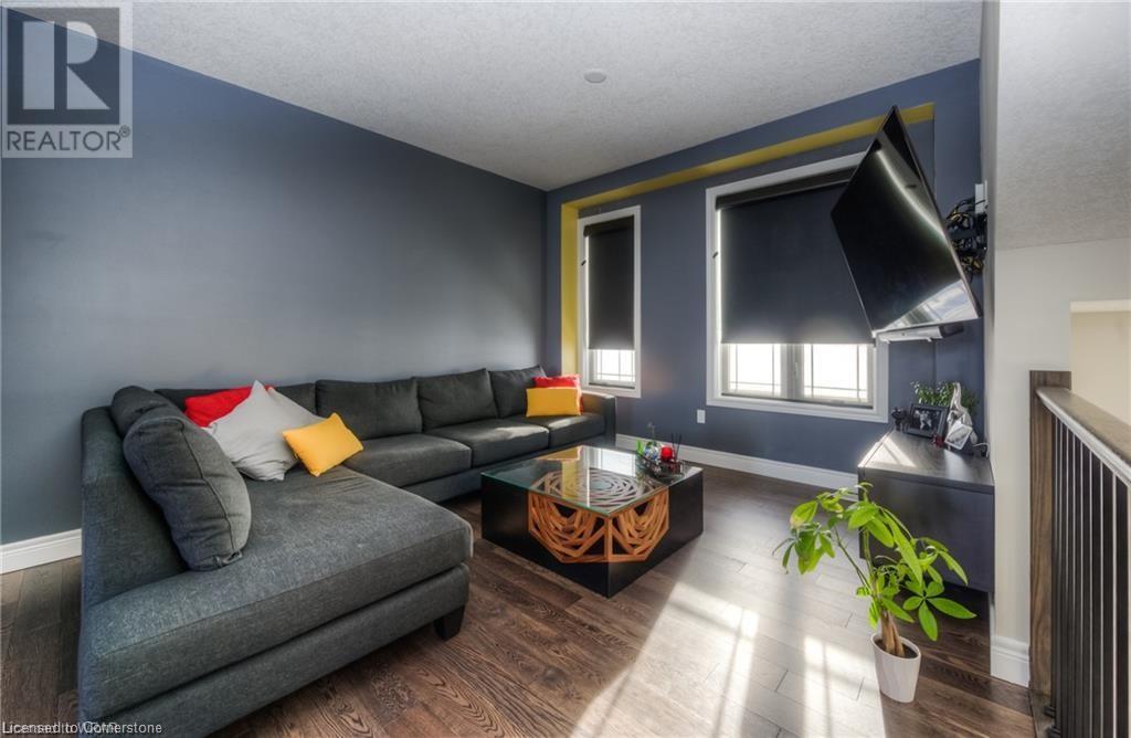Property at 110 LOXLEIGH Lane image 4