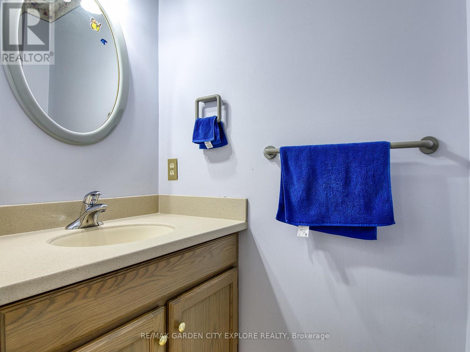 8 Bolger Drive, St. Catharines (Lakeport), Ontario  L2N 7L4 - Photo 25 - X12153371