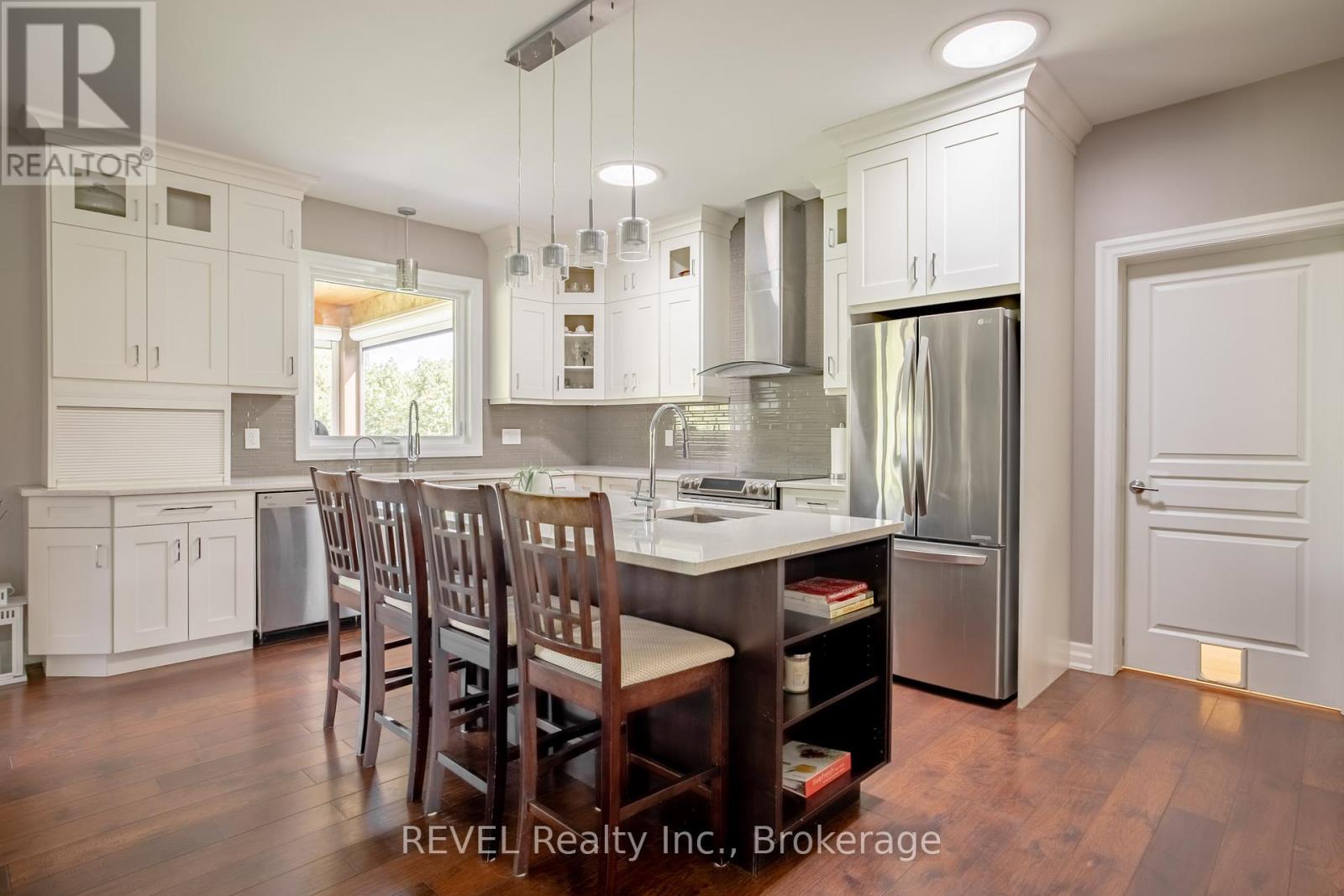 7 Parklane Crescent, St. Catharines, Ontario  L2T 3T9 - Photo 12 - X12153408