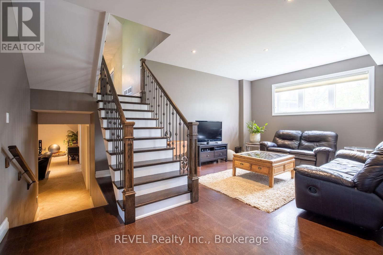 7 Parklane Crescent, St. Catharines, Ontario  L2T 3T9 - Photo 24 - X12153408