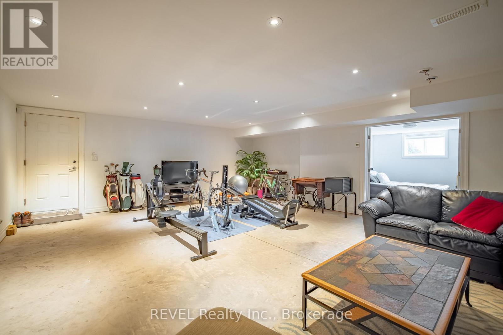 7 Parklane Crescent, St. Catharines, Ontario  L2T 3T9 - Photo 32 - X12153408