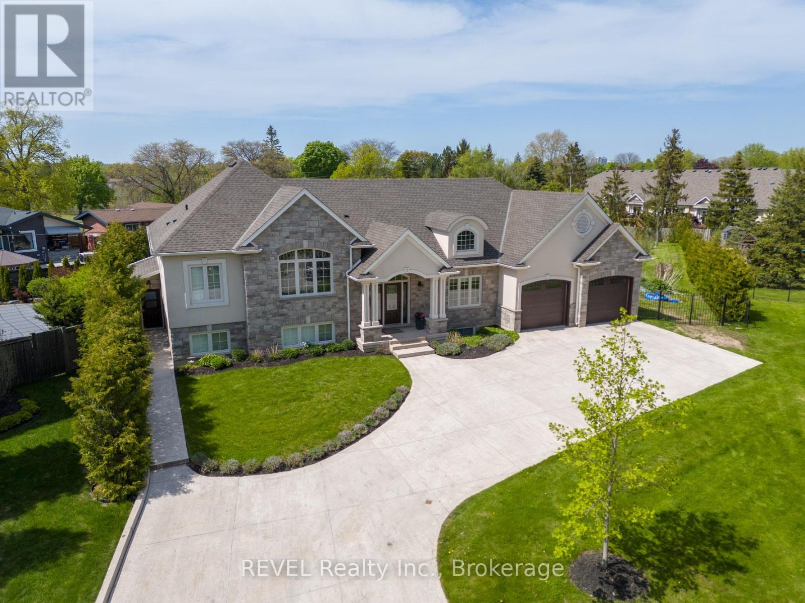 7 Parklane Crescent, St. Catharines, Ontario  L2T 3T9 - Photo 43 - X12153408