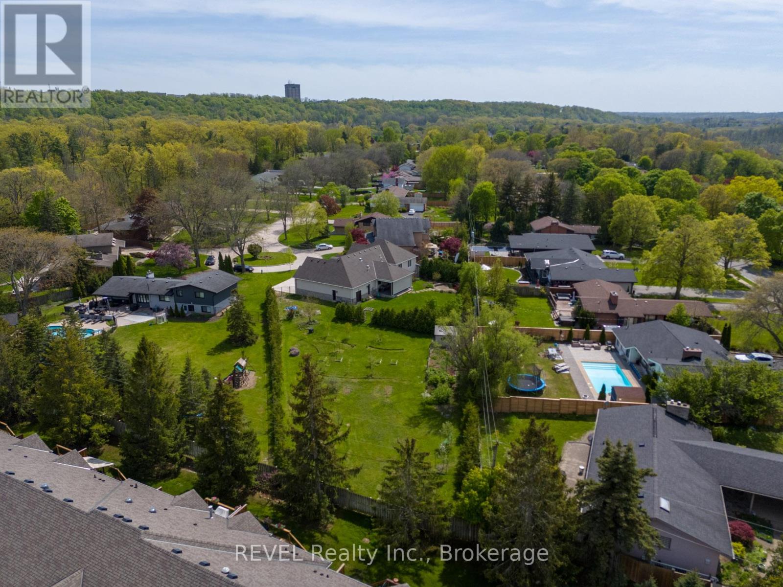 7 Parklane Crescent, St. Catharines, Ontario  L2T 3T9 - Photo 44 - X12153408
