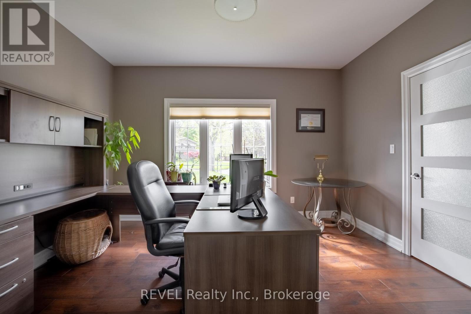 Property at 7 PARKLANE CRESCENT image 5