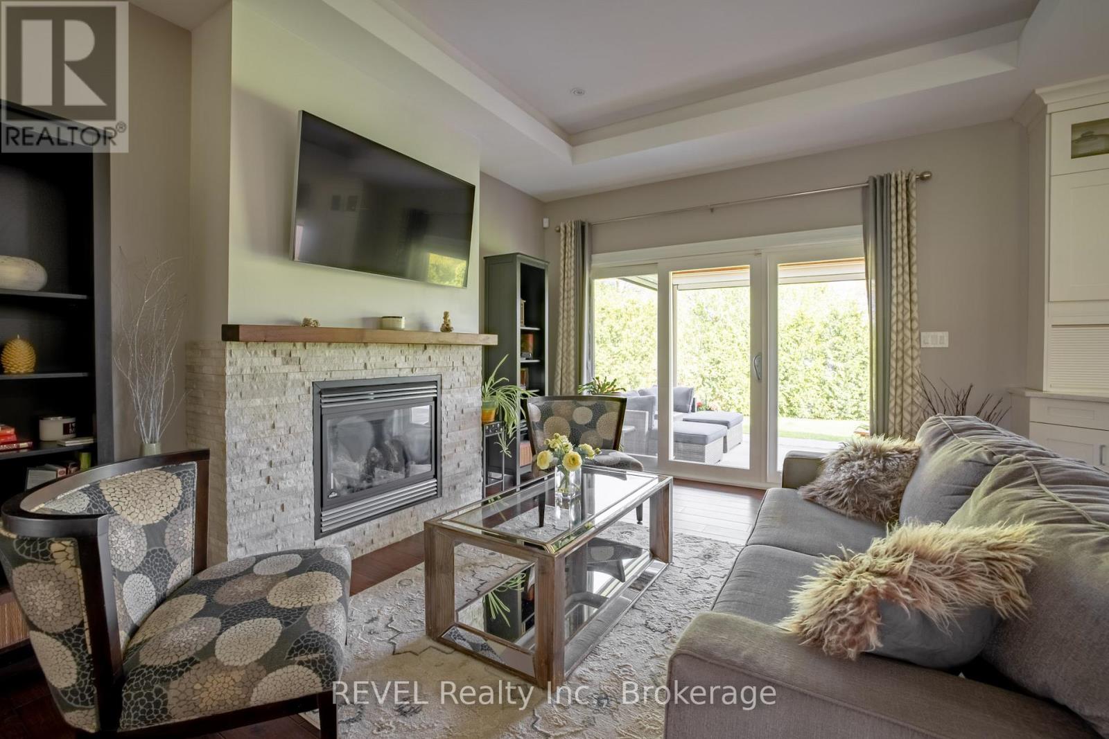 7 Parklane Crescent, St. Catharines, Ontario  L2T 3T9 - Photo 8 - X12153408