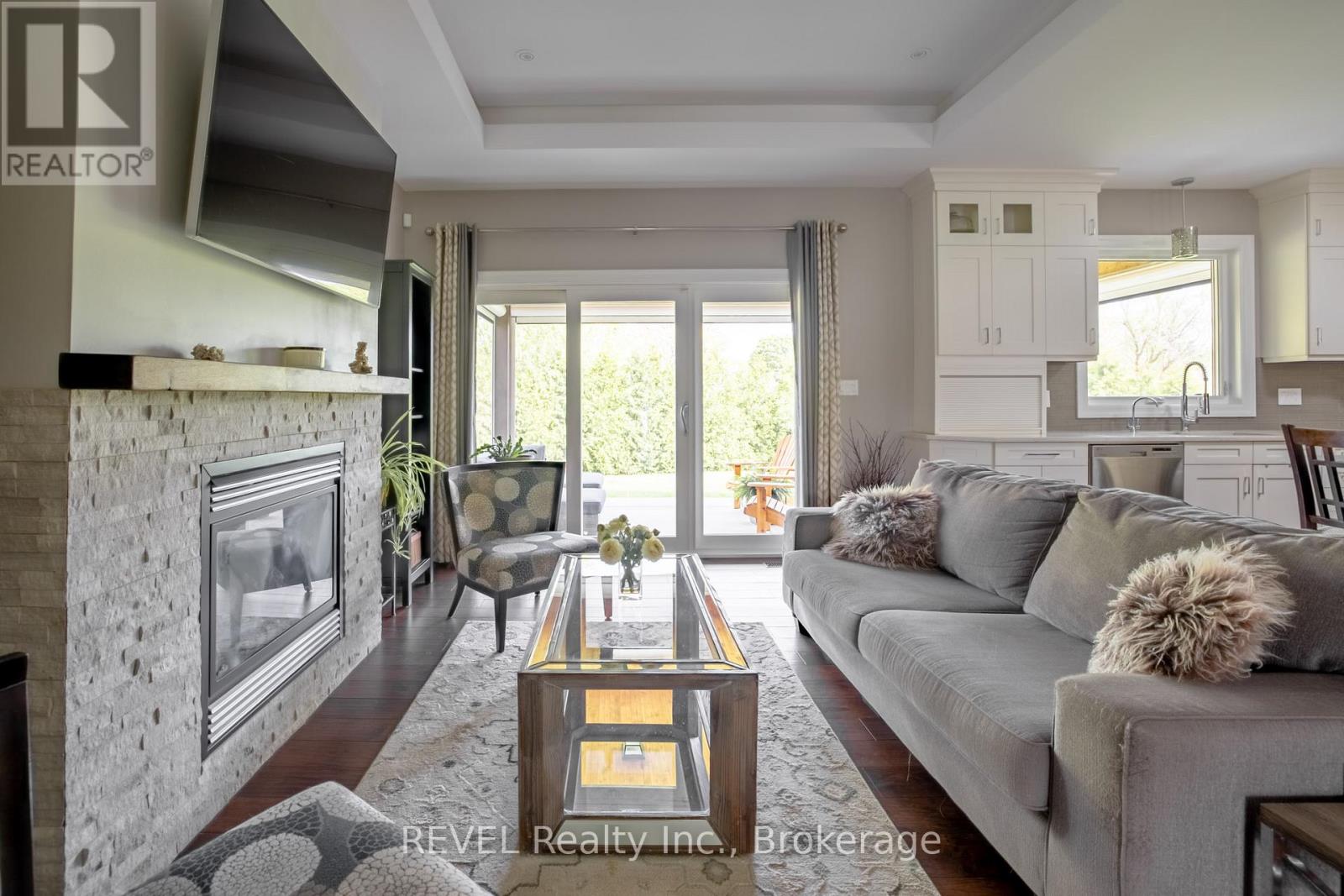 7 Parklane Crescent, St. Catharines, Ontario  L2T 3T9 - Photo 9 - X12153408