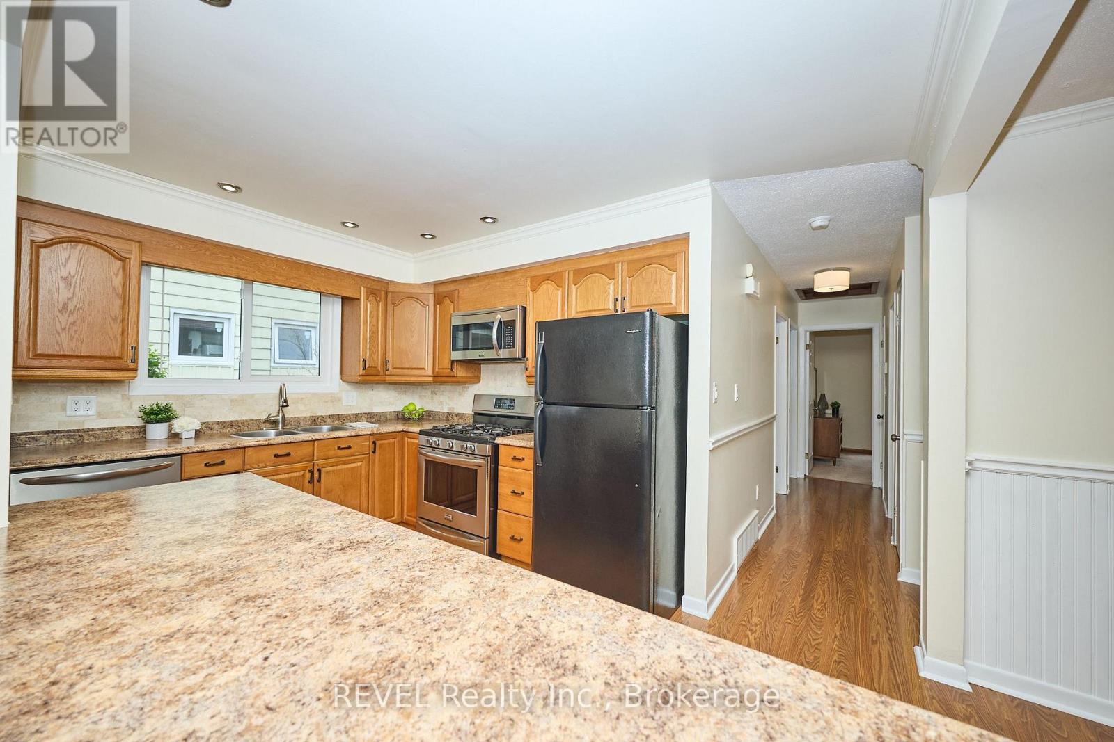 262 High Street, Fort Erie (Central), Ontario  L2A 3R3 - Photo 14 - X12153470