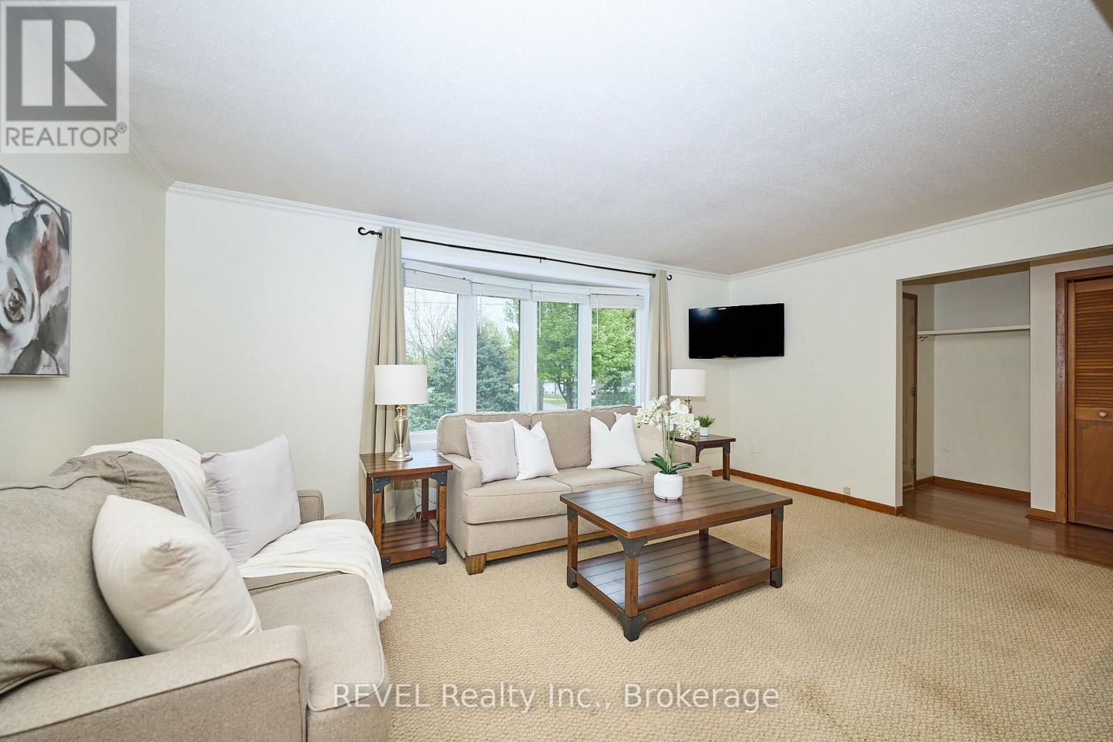 262 High Street, Fort Erie, Ontario  L2A 3R3 - Photo 8 - X12153470