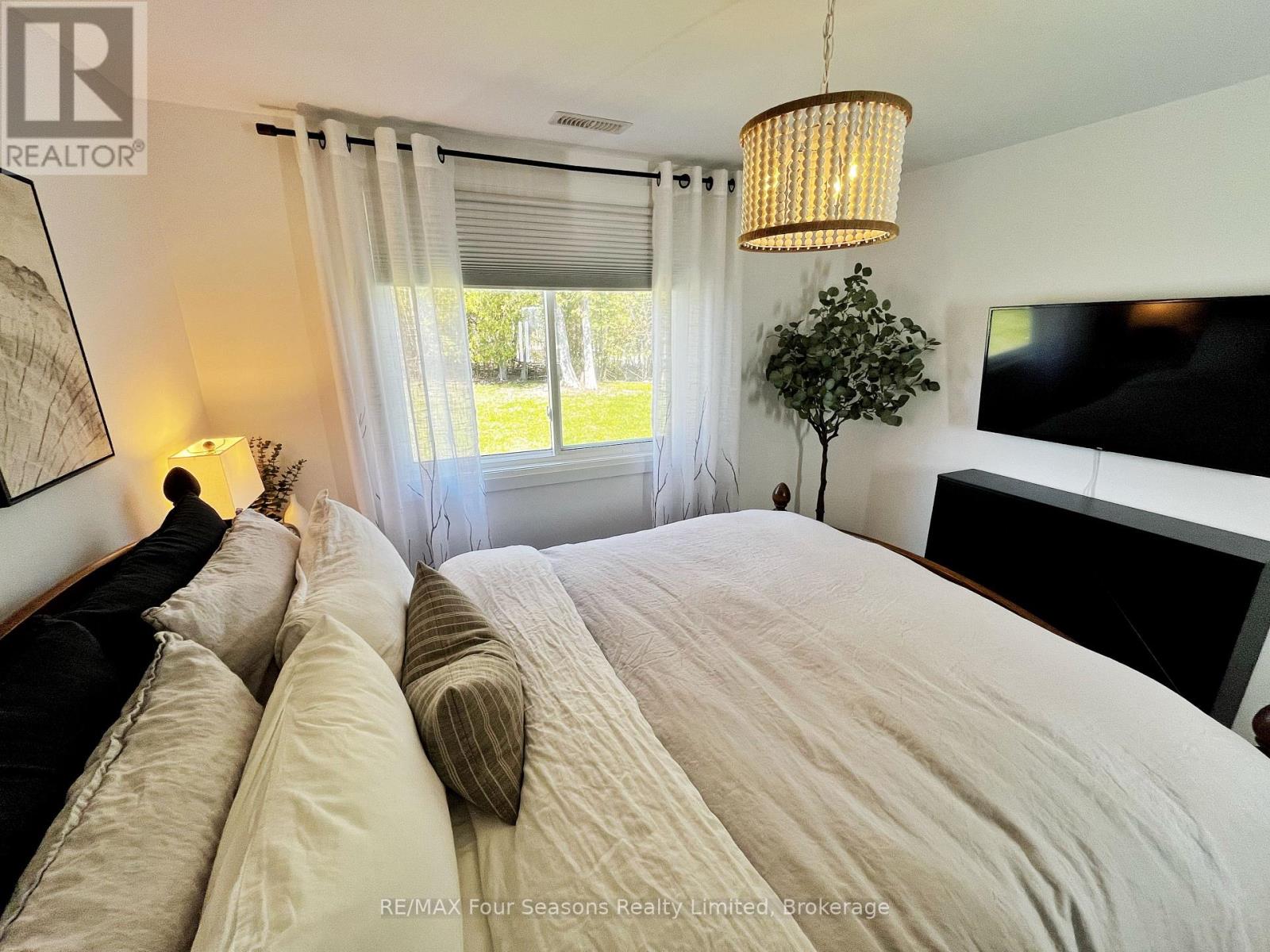 28 Betty Boulevard, Wasaga Beach, Ontario L9Z 2Y4 - Photo 22 - S12153365