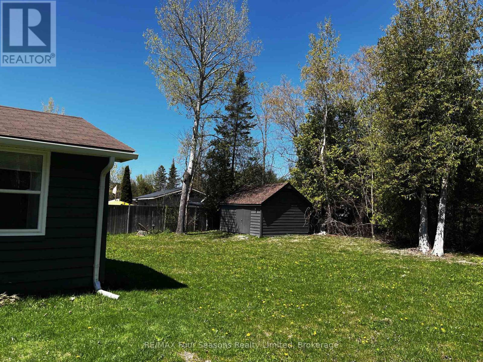 28 Betty Boulevard, Wasaga Beach, Ontario L9Z 2Y4 - Photo 4 - S12153365
