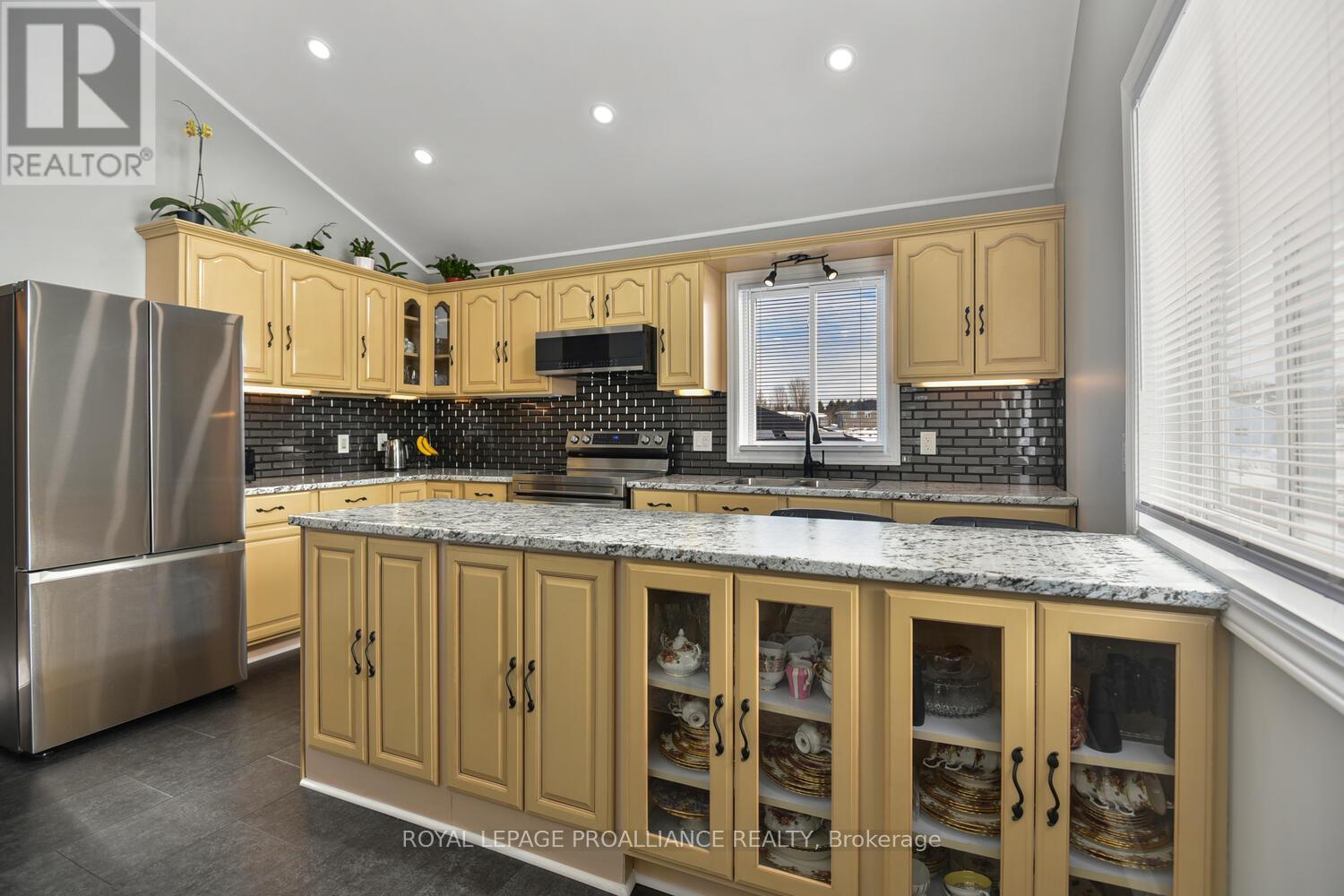 11 Judy Place, Edwardsburgh/cardinal, Ontario  K0E 1E0 - Photo 11 - X12153248