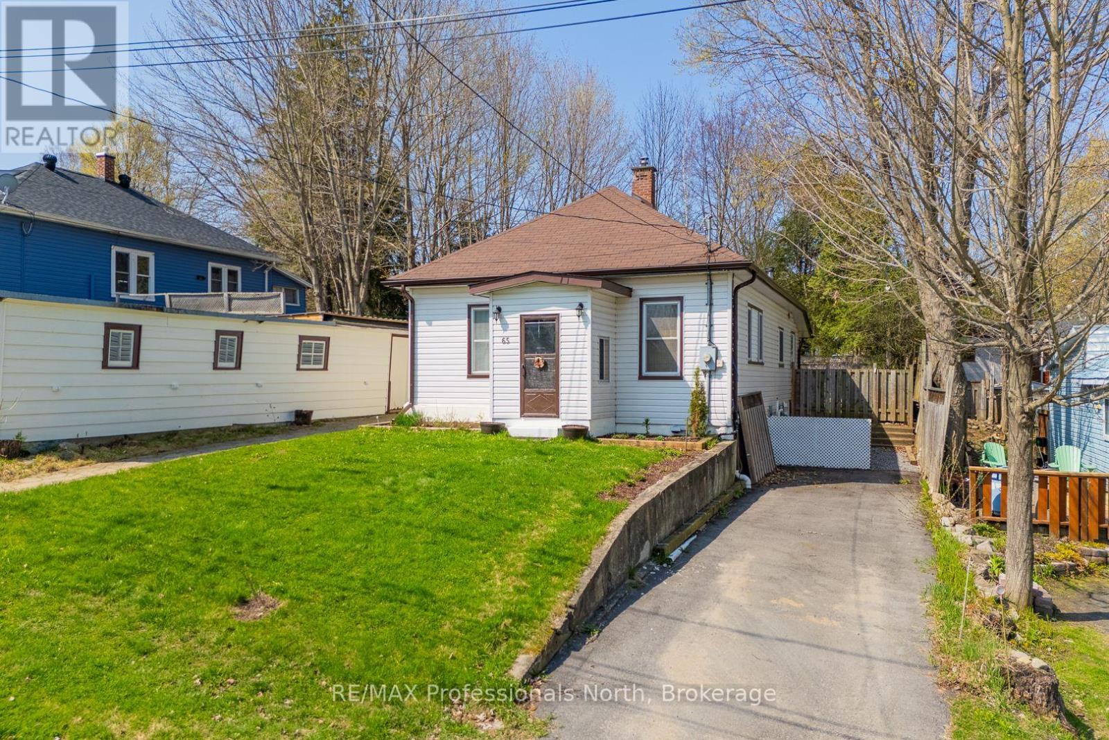 Property at 65 CENTRE STREET S image 2