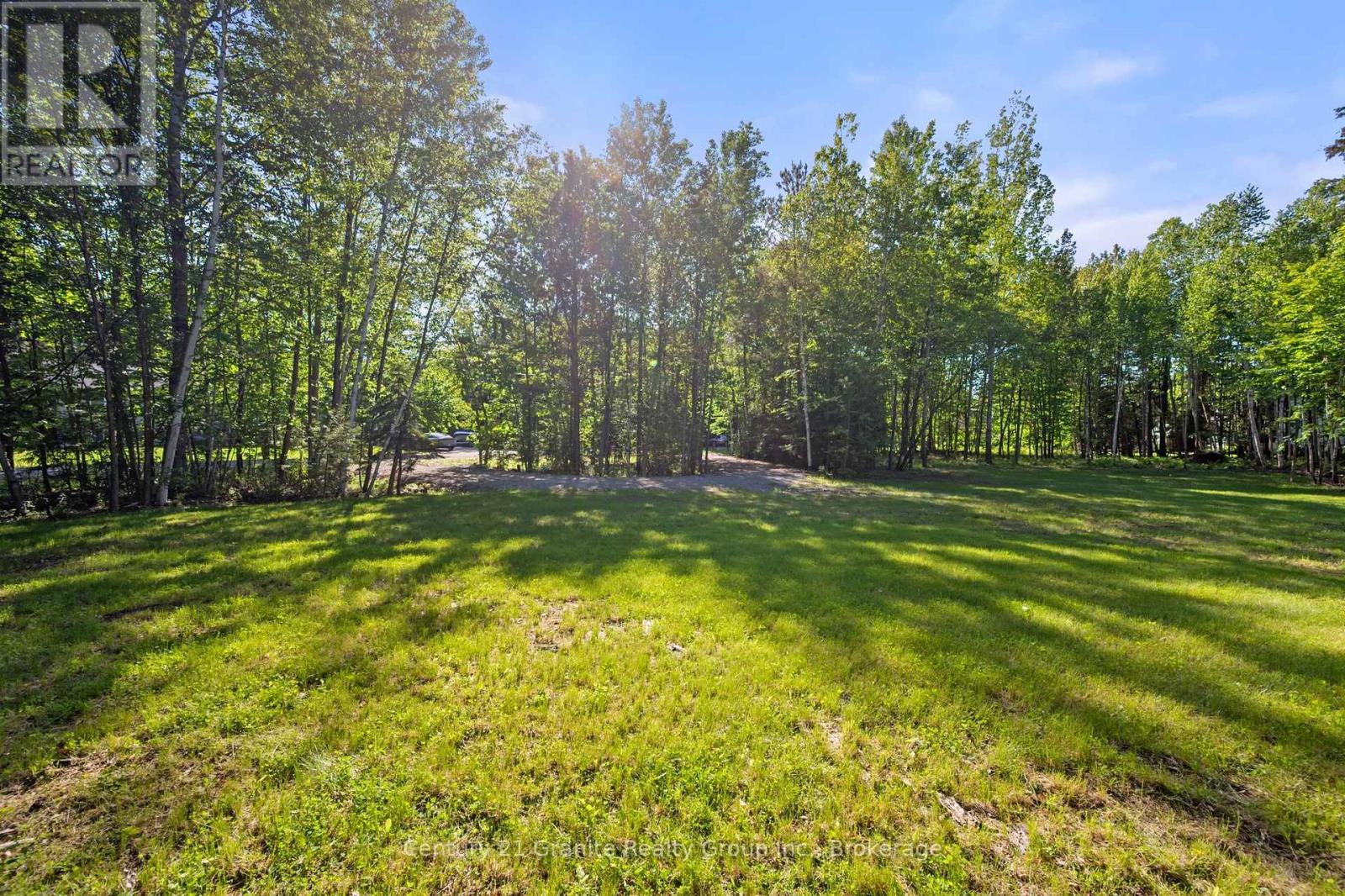 1042 Suburban Court, Dysart Et Al, Ontario  K0M 2K0 - Photo 6 - X12153349