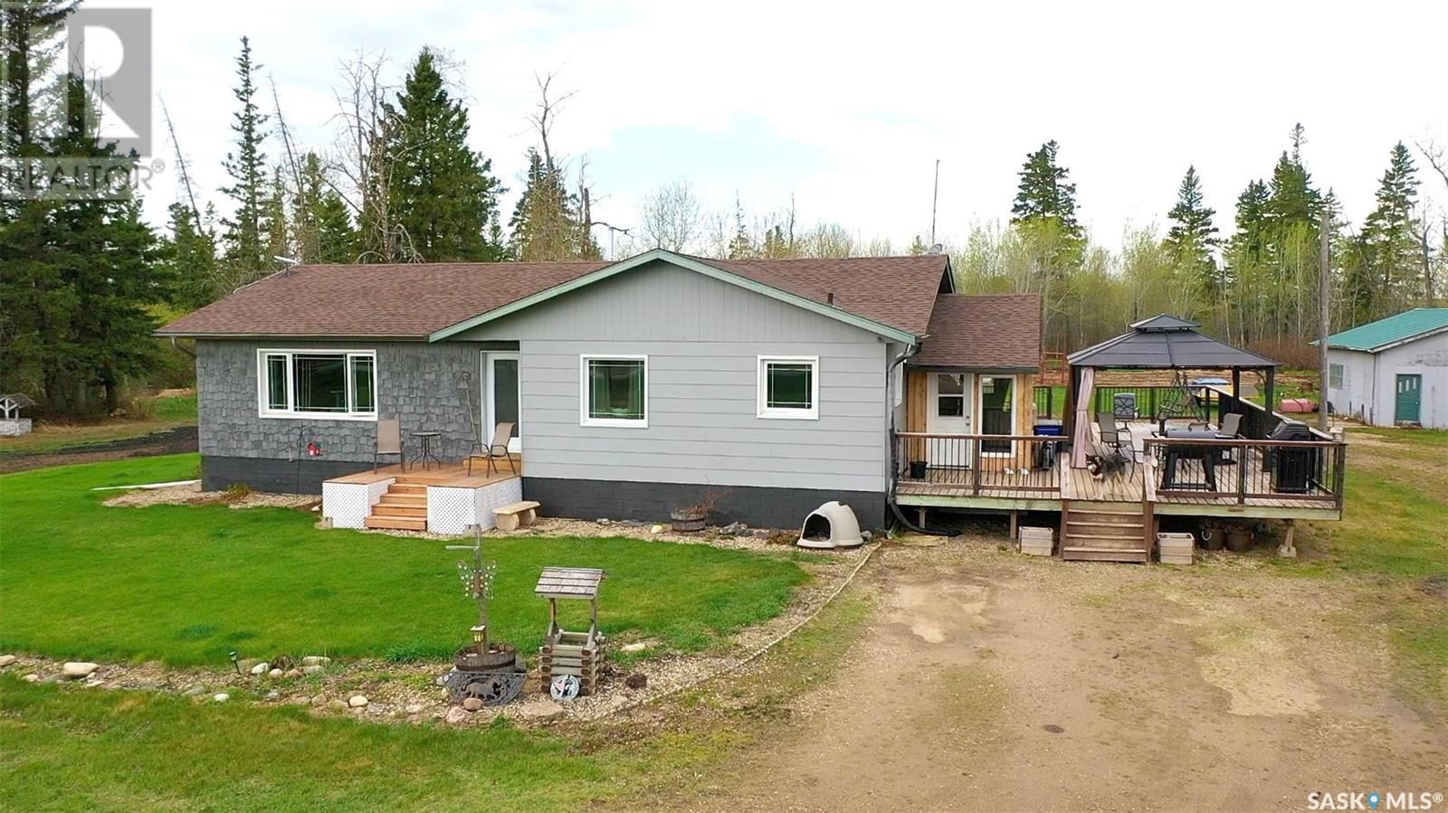 Property at Jansen Acreage image 4