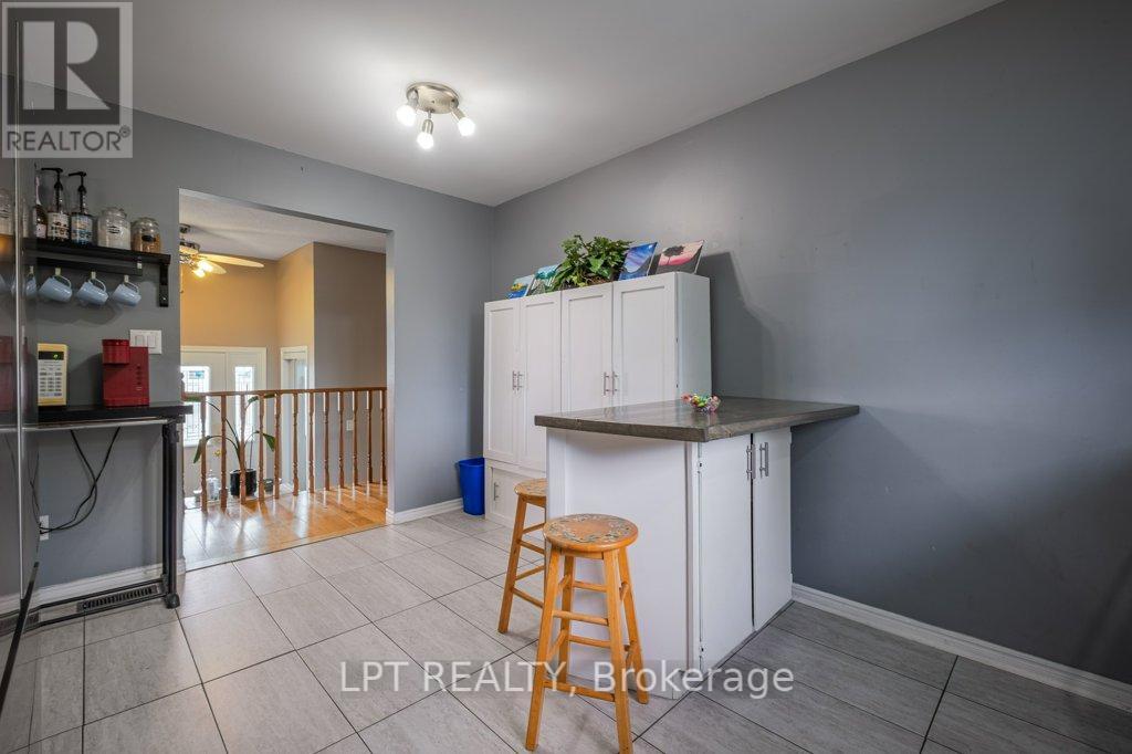 304 Sunrise Crescent, Kingston, Ontario  K7M 8C3 - Photo 16 - X12153250