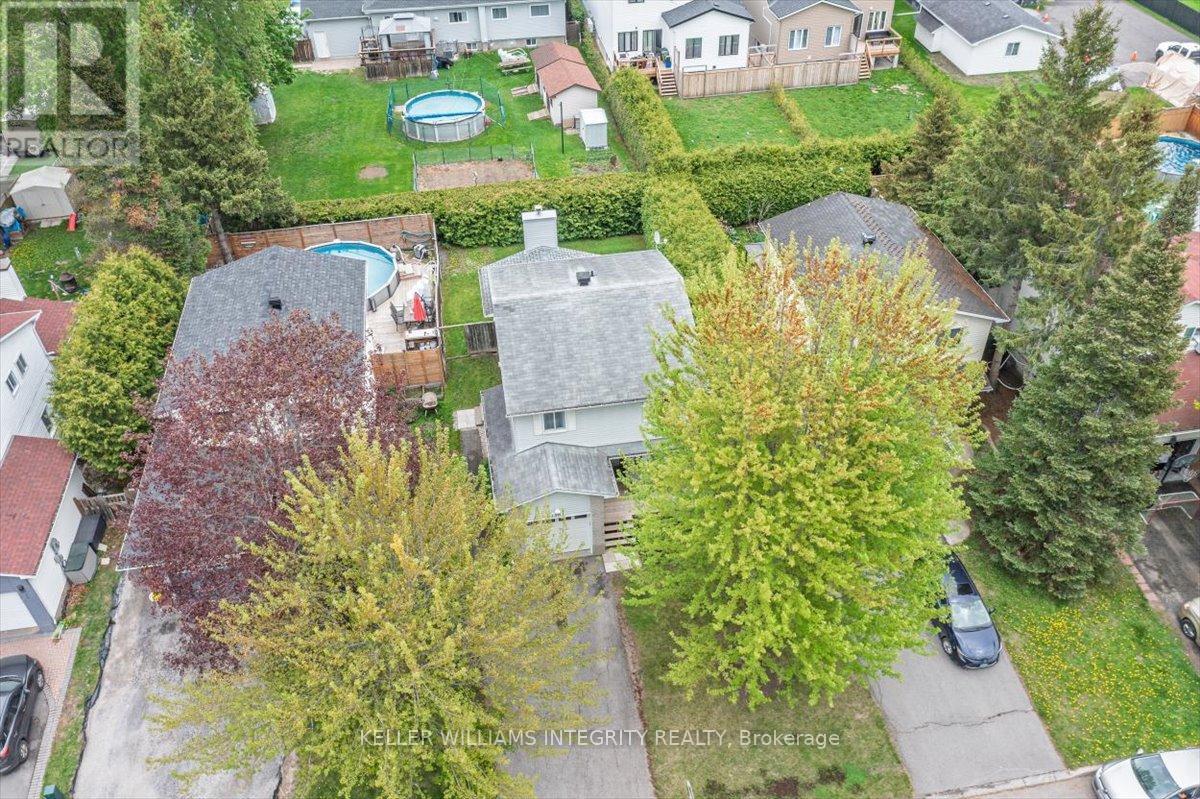 1561 Verchere Street, Ottawa, Ontario  K1C 6B8 - Photo 2 - X12153261
