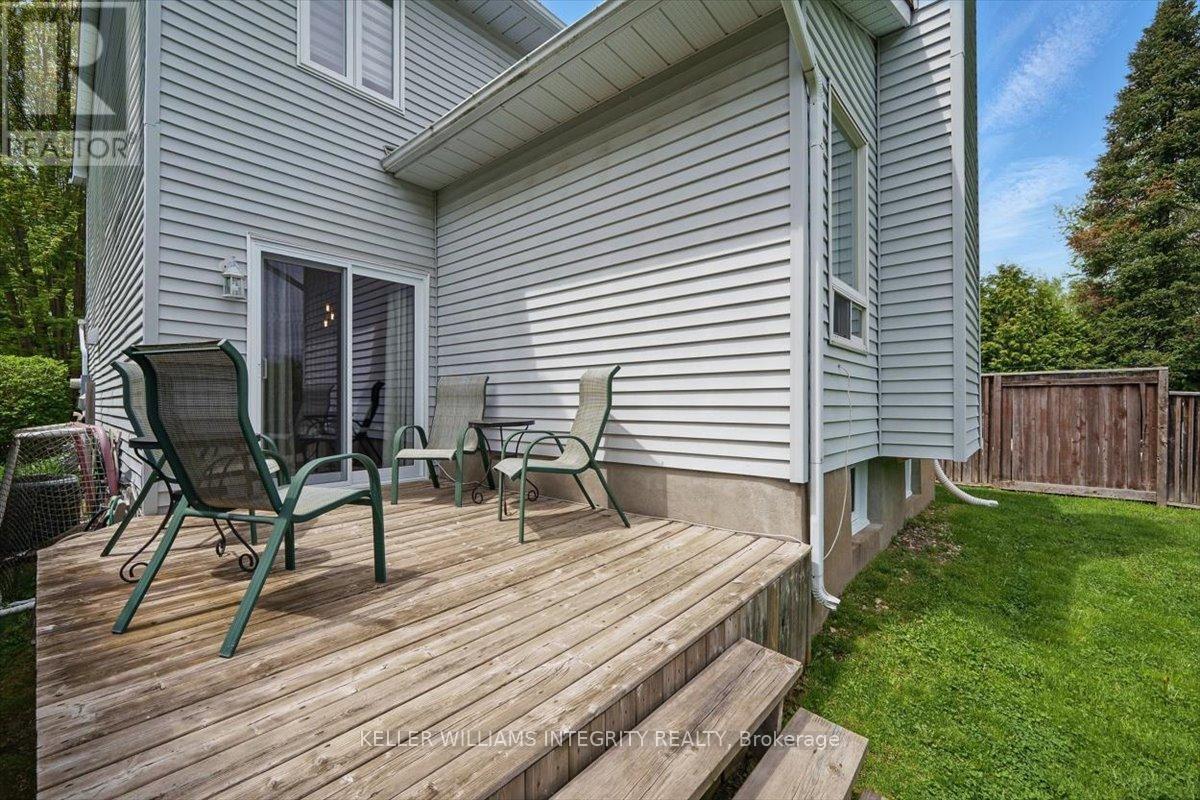 1561 Verchere Street, Ottawa, Ontario  K1C 6B8 - Photo 39 - X12153261