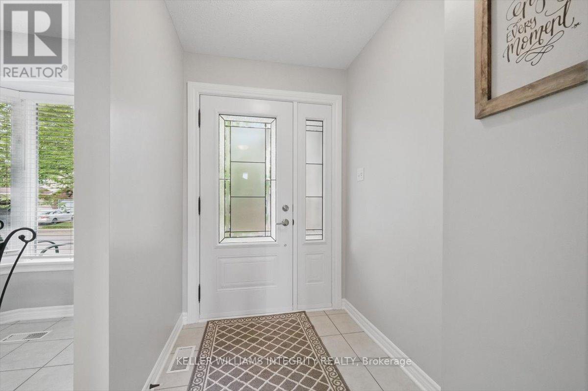 1561 Verchere Street, Ottawa, Ontario  K1C 6B8 - Photo 4 - X12153261