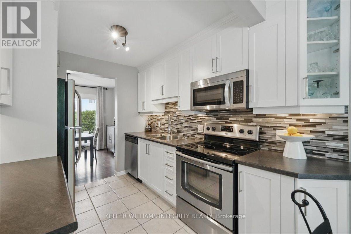 1561 Verchere Street, Ottawa, Ontario  K1C 6B8 - Photo 8 - X12153261