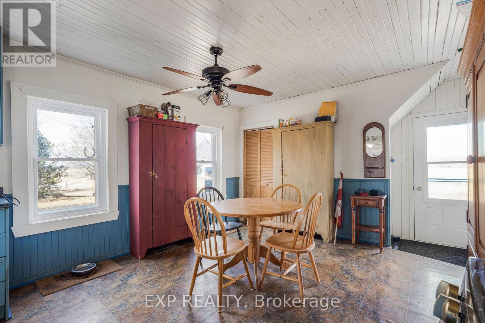 20405 Laggan-Glenelg Road, North Glengarry, Ontario  K0B 1E0 - Photo 11 - X12153339
