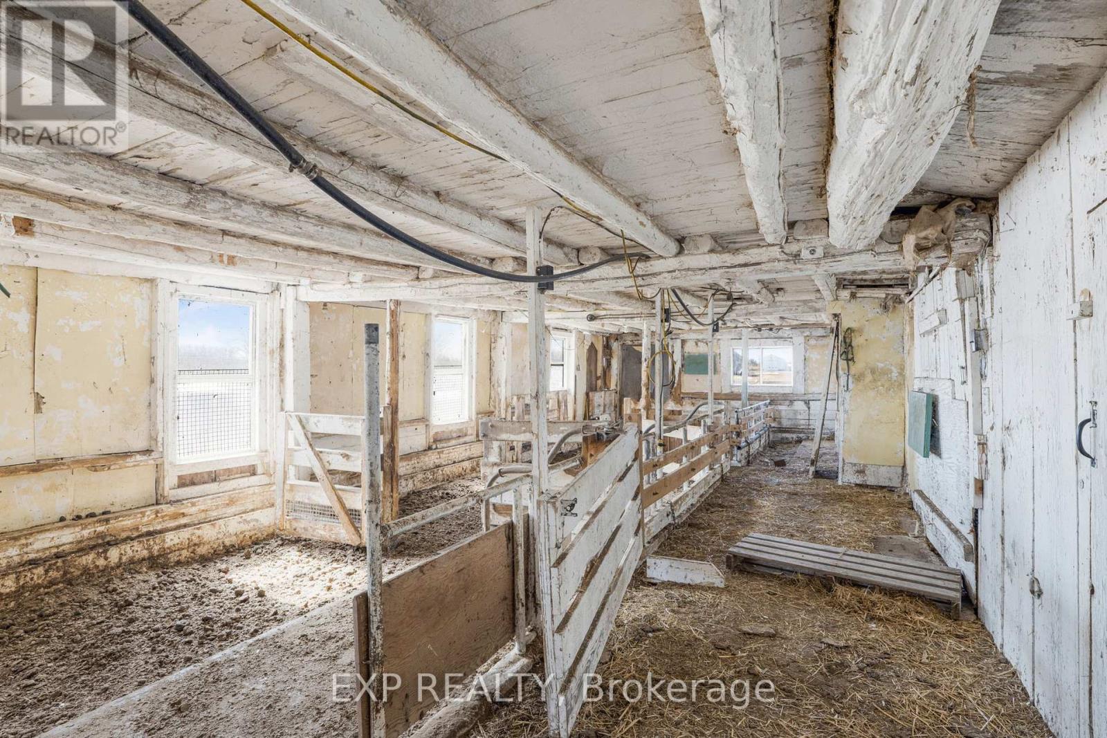 20405 Laggan-Glenelg Road, North Glengarry, Ontario  K0B 1E0 - Photo 23 - X12153339
